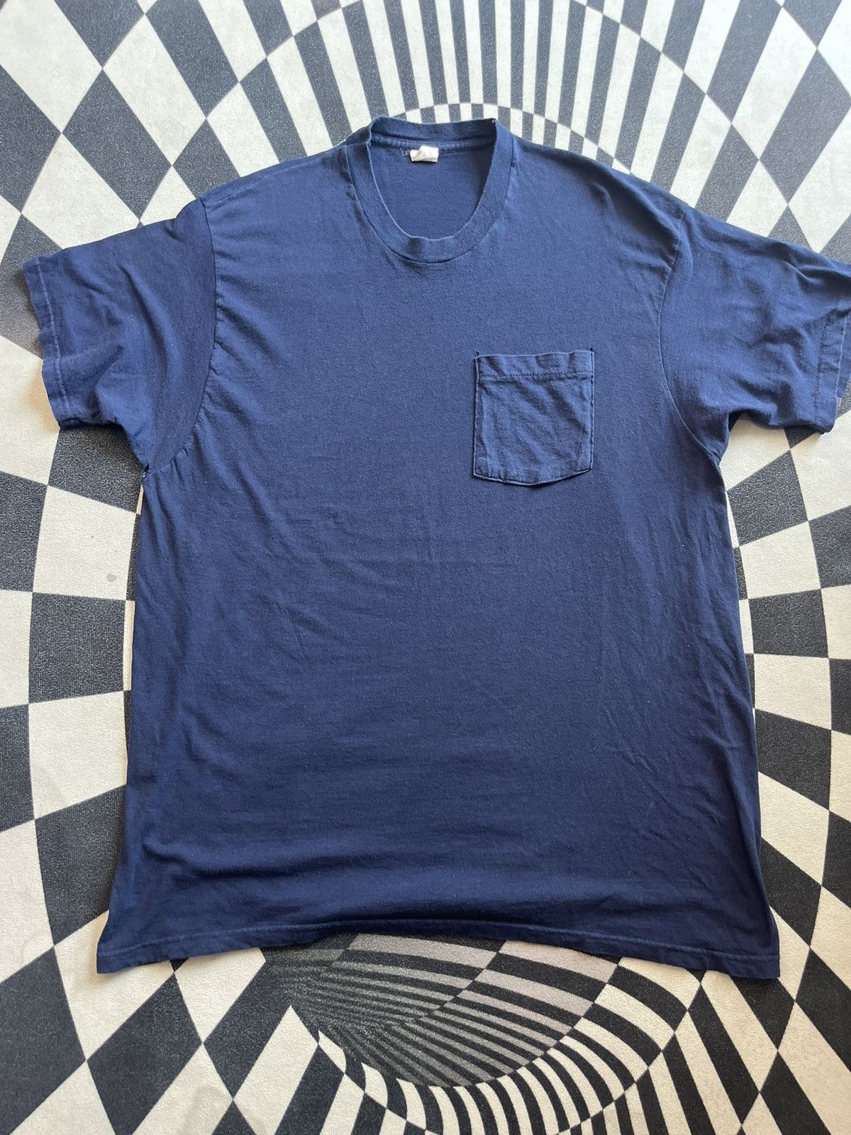 Vintage Vintage Pocket T-Shirt ( XXXL ) 80’s-90’s Size US XXL / EU 58 / 5 - 3 Thumbnail