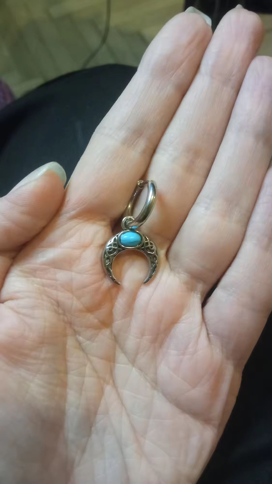 Vintage Vintage Moon Shape Hoop Earrings Size ONE SIZE - 3 Thumbnail