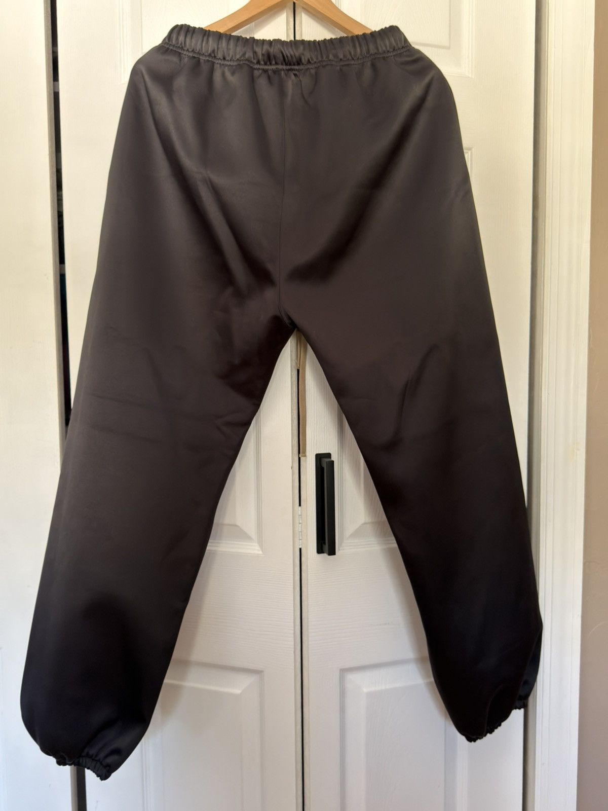 Essentials Fear of God Essentials Satin Sweatpants - Black Size US 32 / EU 48 - 2 Thumbnail