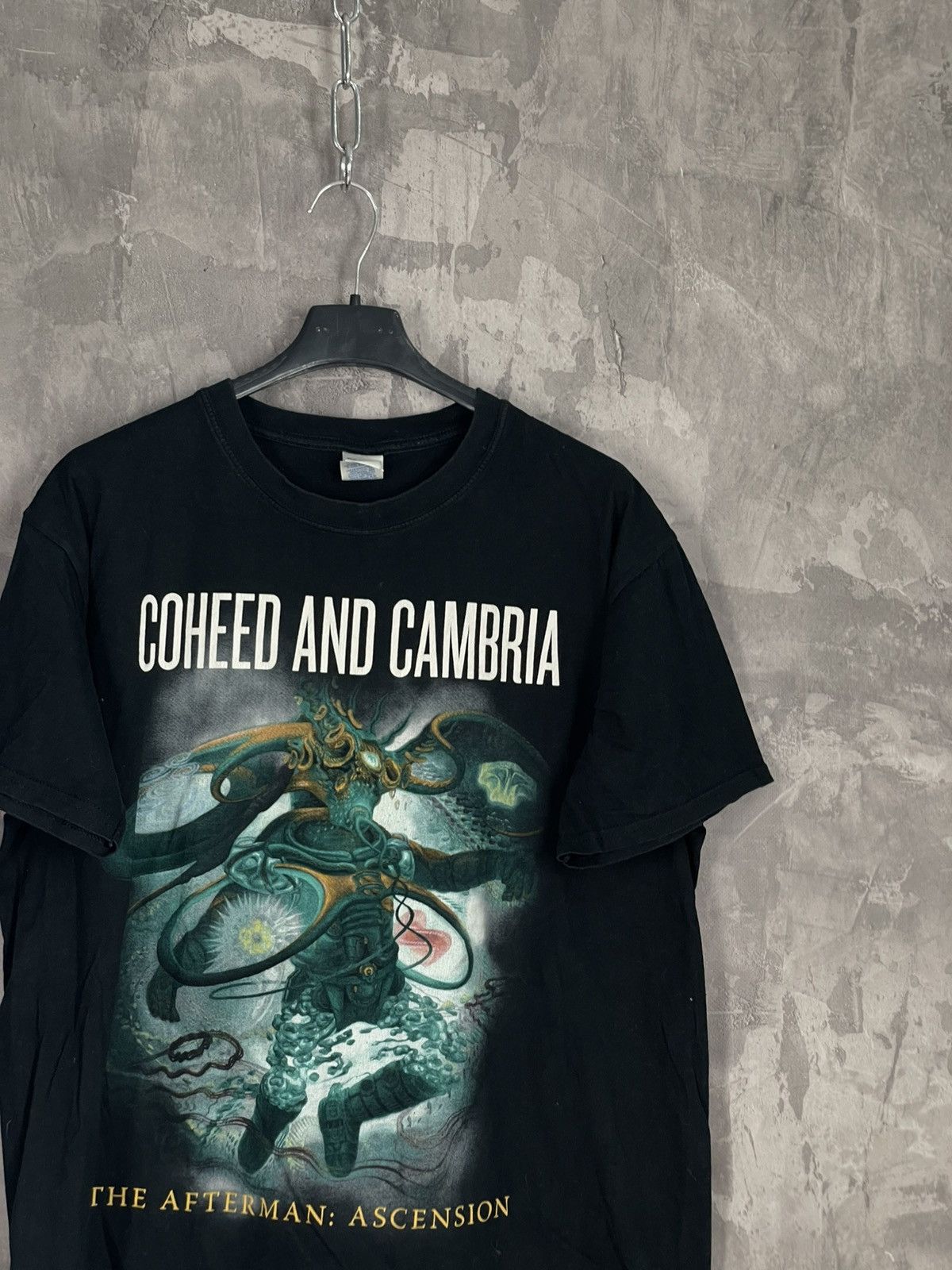 Band Tees × Vintage Coheed and Cambria band Y2K Avantgarde l T-shirt Size US L / EU 52-54 / 3 - 4 Thumbnail