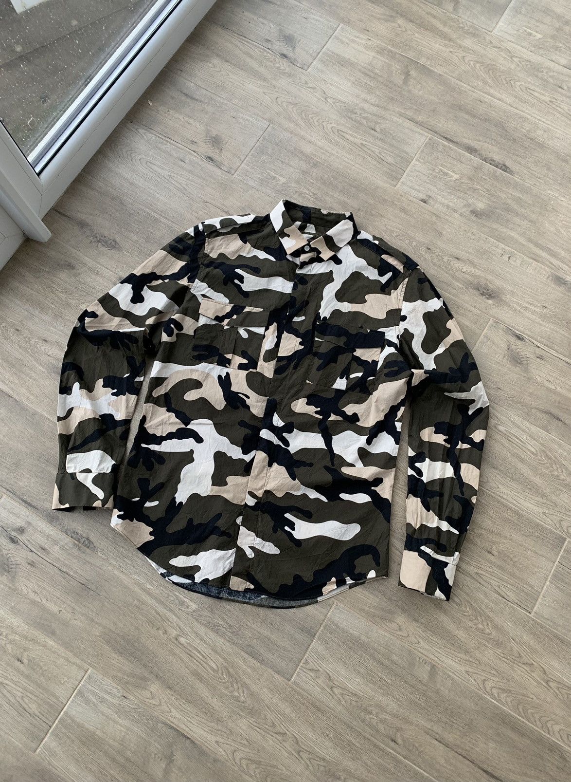 Valentino VALENTINO Camouflage Shirt Size US S / EU 44-46 / 1 - 3 Thumbnail