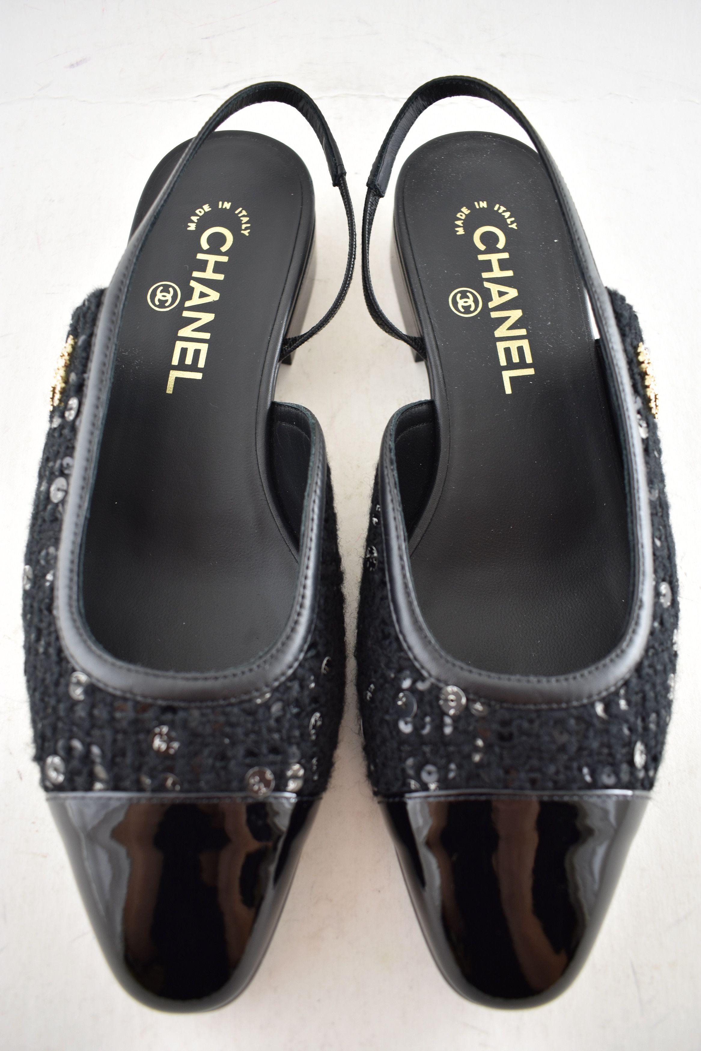 Chanel Chanel 24K Black Tweed CC Logo Slingback Ballet Flat 37 Size US 7 / IT 37 - 7 Thumbnail