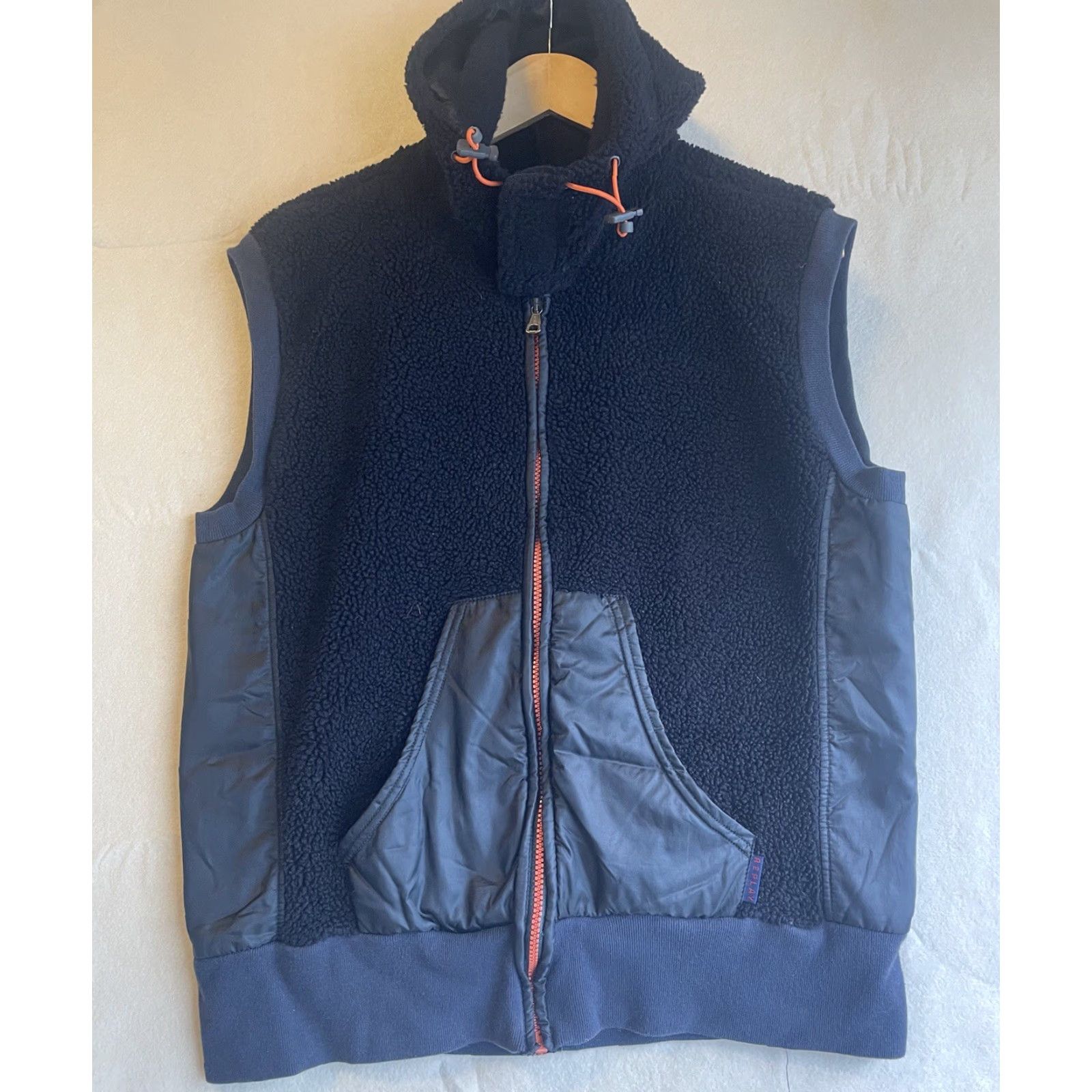 Replay Replay Vest Jacket Black Men L Winter Zip Up 50% Acrylic 50% Polyester Jacket/Outer Shell Blend Mens Size US L / EU 52-54 / 3 - 2 Thumbnail