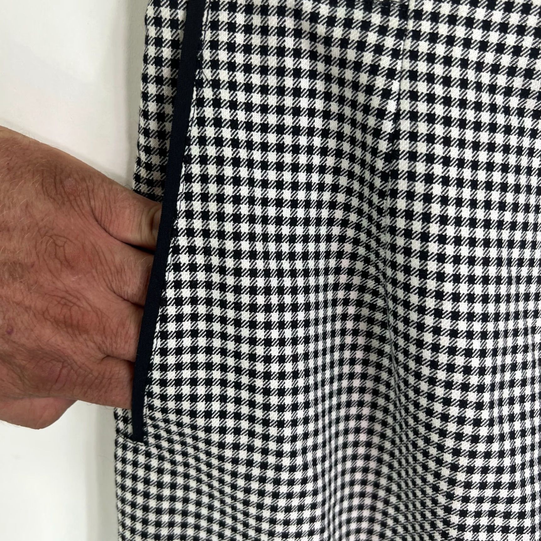 Vintage VINTAGE Yarell Skirt Herringbone Wool Midi A-Line Pockets Zip Made in Germany Womens SZ 12 Black Size 34" / US 12 / IT 48 - 3 Thumbnail