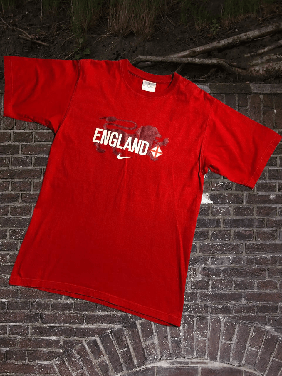 Nike Vintage T-Shirt red Nike 'ENGLAND' Size M Men's Y2K Size US M / EU 48-50 / 2 - 1 Thumbnail
