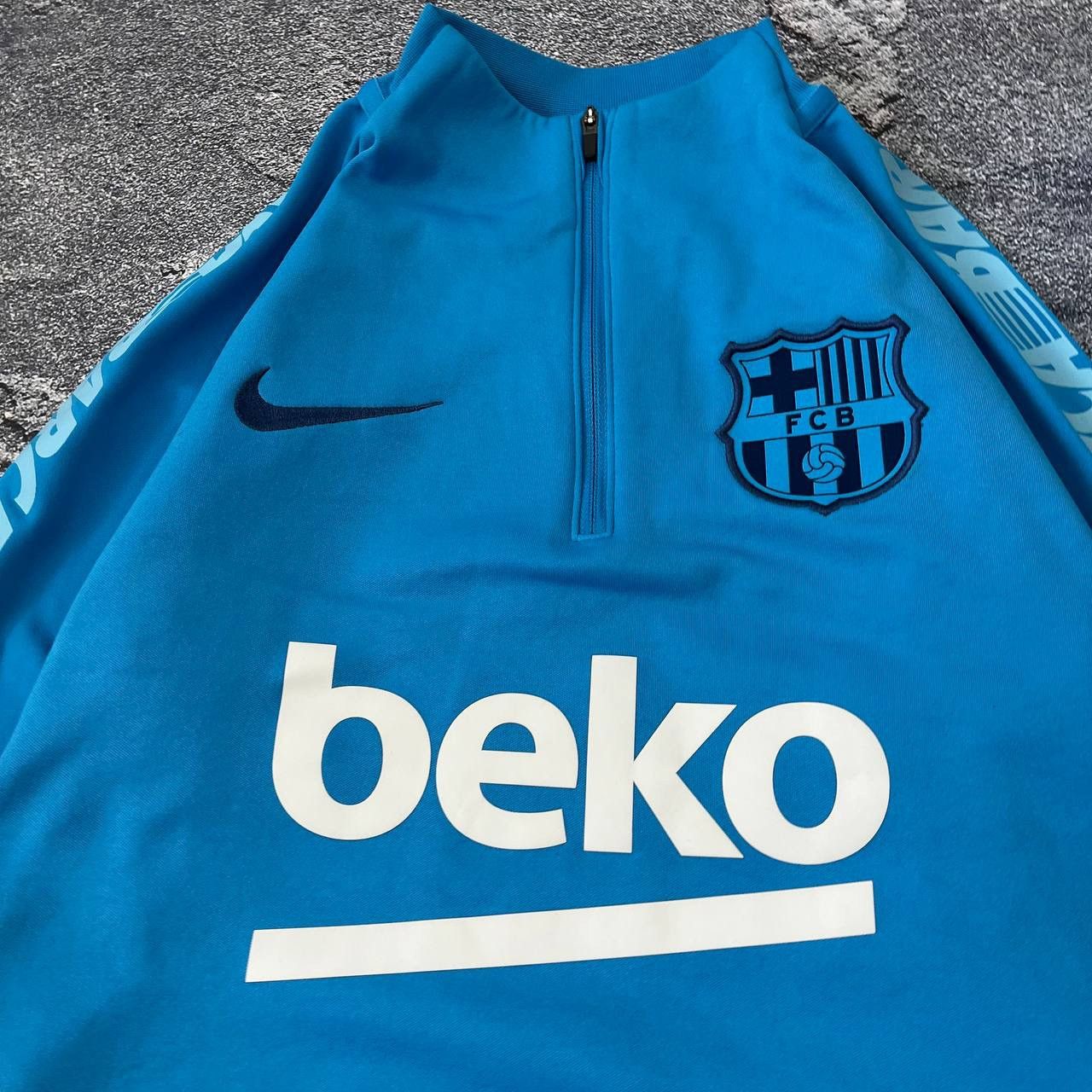 Nike × Vintage Vintage Football Nike Barcelona Track Jacket Size S Size US S / EU 44-46 / 1 - 10 Thumbnail