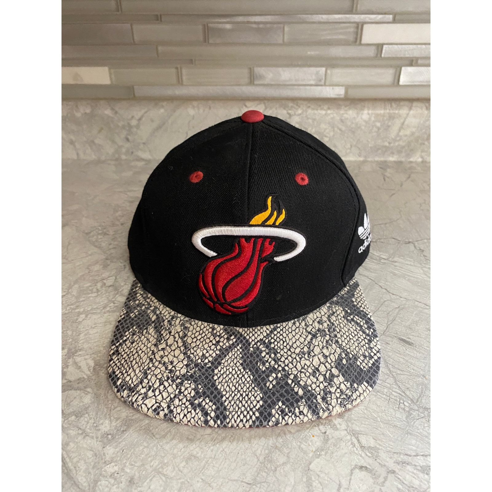 Adidas Miami Heat Adidas 100% Wool Snapback Hat Size ONE SIZE - 2 Thumbnail