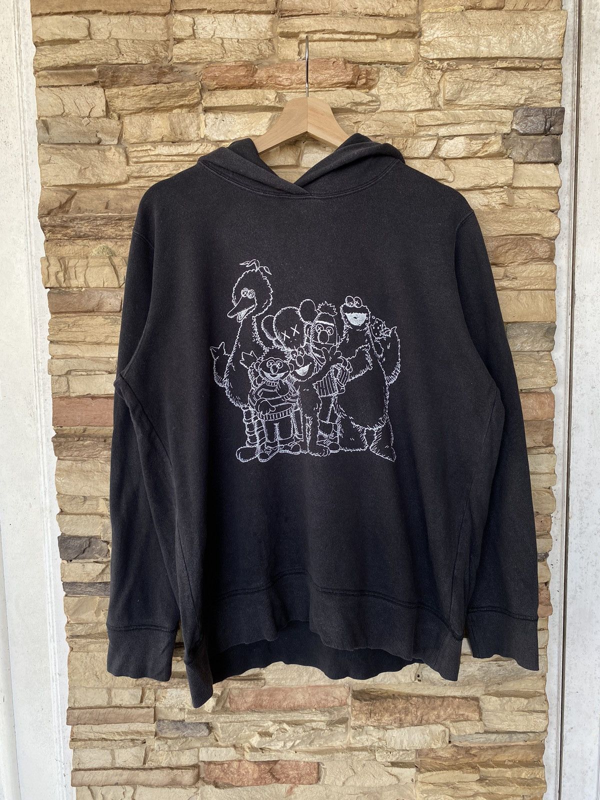 Kaws Rare Faded Kaws Uniqlo Hoodie Distressed Size US XL / EU 56 / 4 - 1 Thumbnail