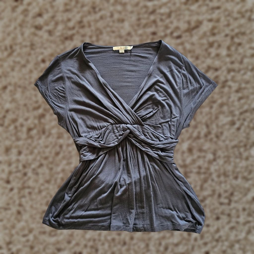 Boden Boden Top Shirt Womens 12 Gray Short Sleeve Deep V Peplum Casual Neutral Classic Shirt Women 12 Gray Short Sleeve Deep V Peplum Classic Size XL / US 12-14 / IT 48-50 - 1 Thumbnail