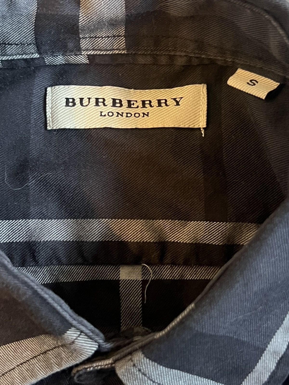 Burberry Burberry London Black Long Sleeve Button-up Size US S / EU 44-46 / 1 - 2 Thumbnail