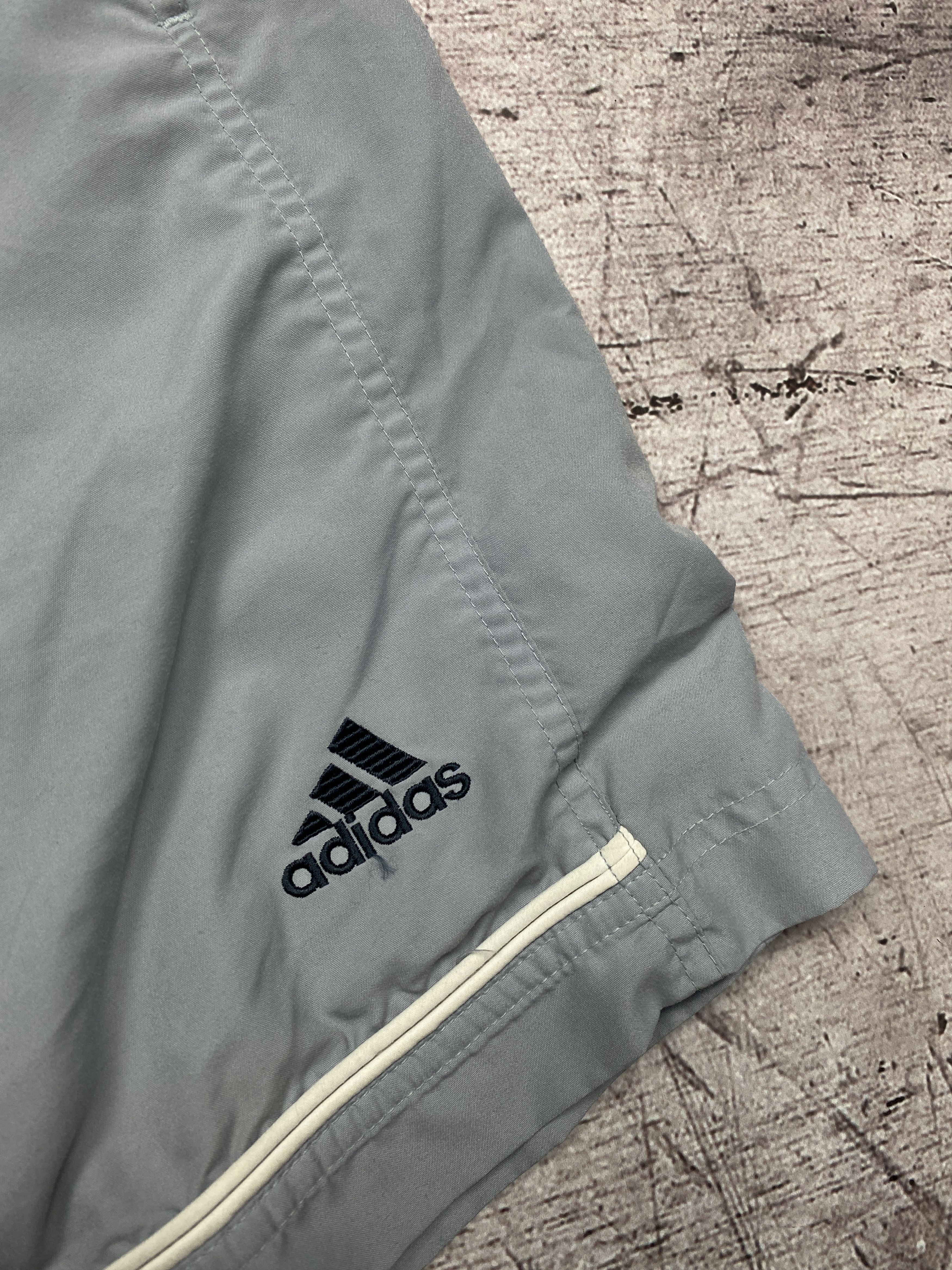 Adidas × Vintage Adidas Vintage Mens Nylon Shorts Y2K Size US 34 / EU 50 - 3 Thumbnail