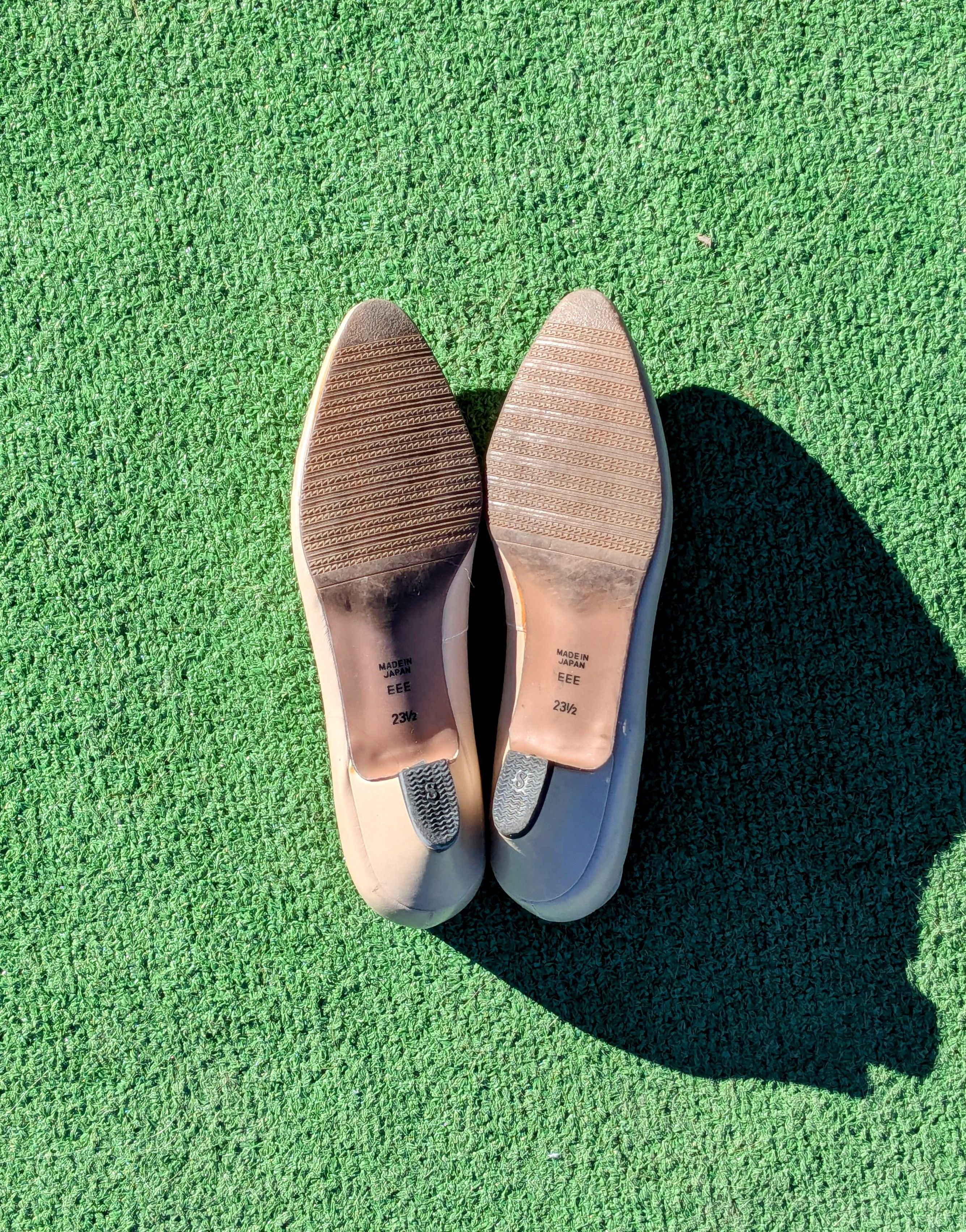 Vintage Moare by Sharp 1970s Vintage Leather Mid-Heel Retro Pumps Size US 7 / IT 37 - 6 Thumbnail