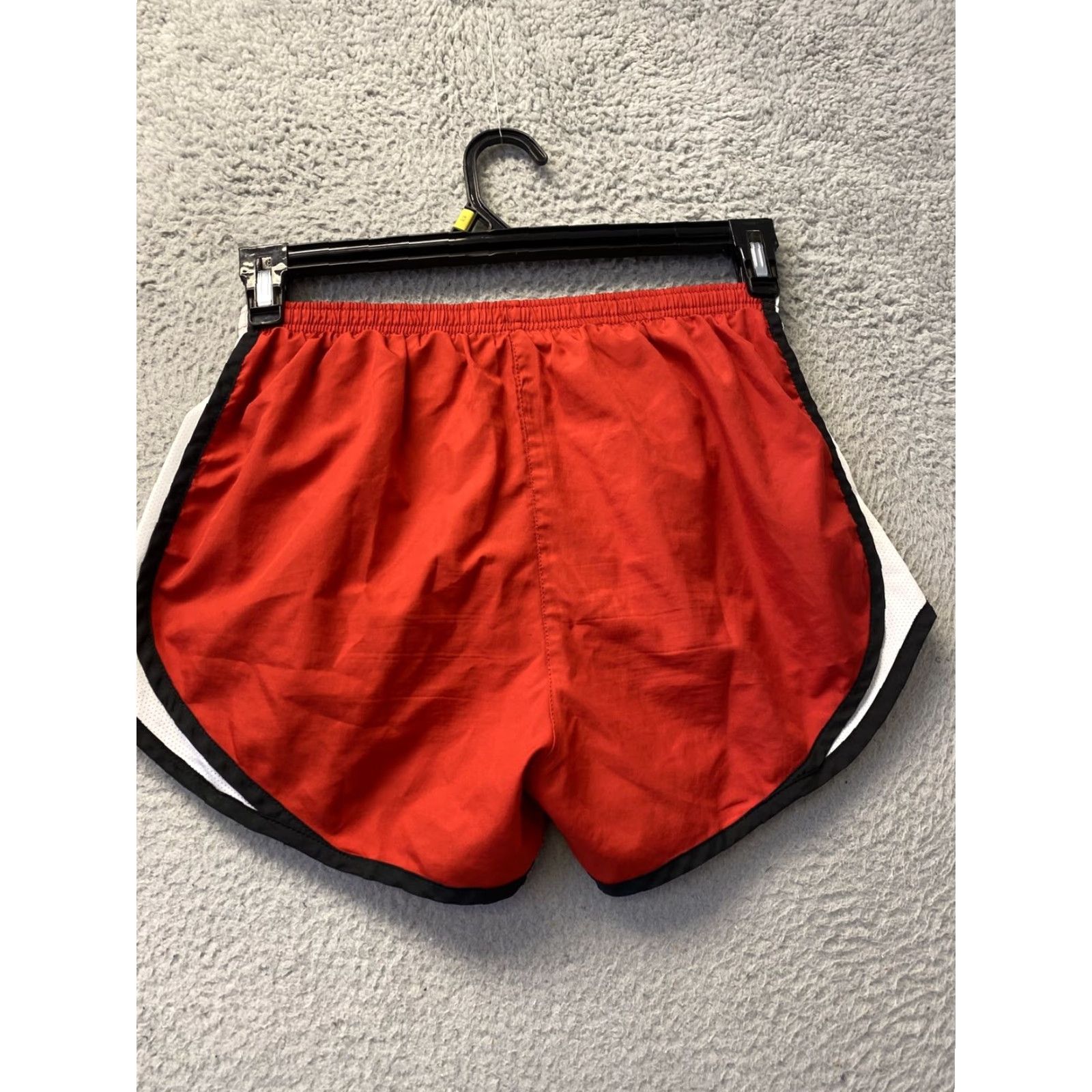 Nike Nike Women Red Athletic Shorts S Red / 97-37 High Rise Polyester Regular Inseam 3.25 in. Activewear Pants Style Athletic Fit Brand Nike Women Red Size 28" / US 6 / IT 42 - 7 Thumbnail