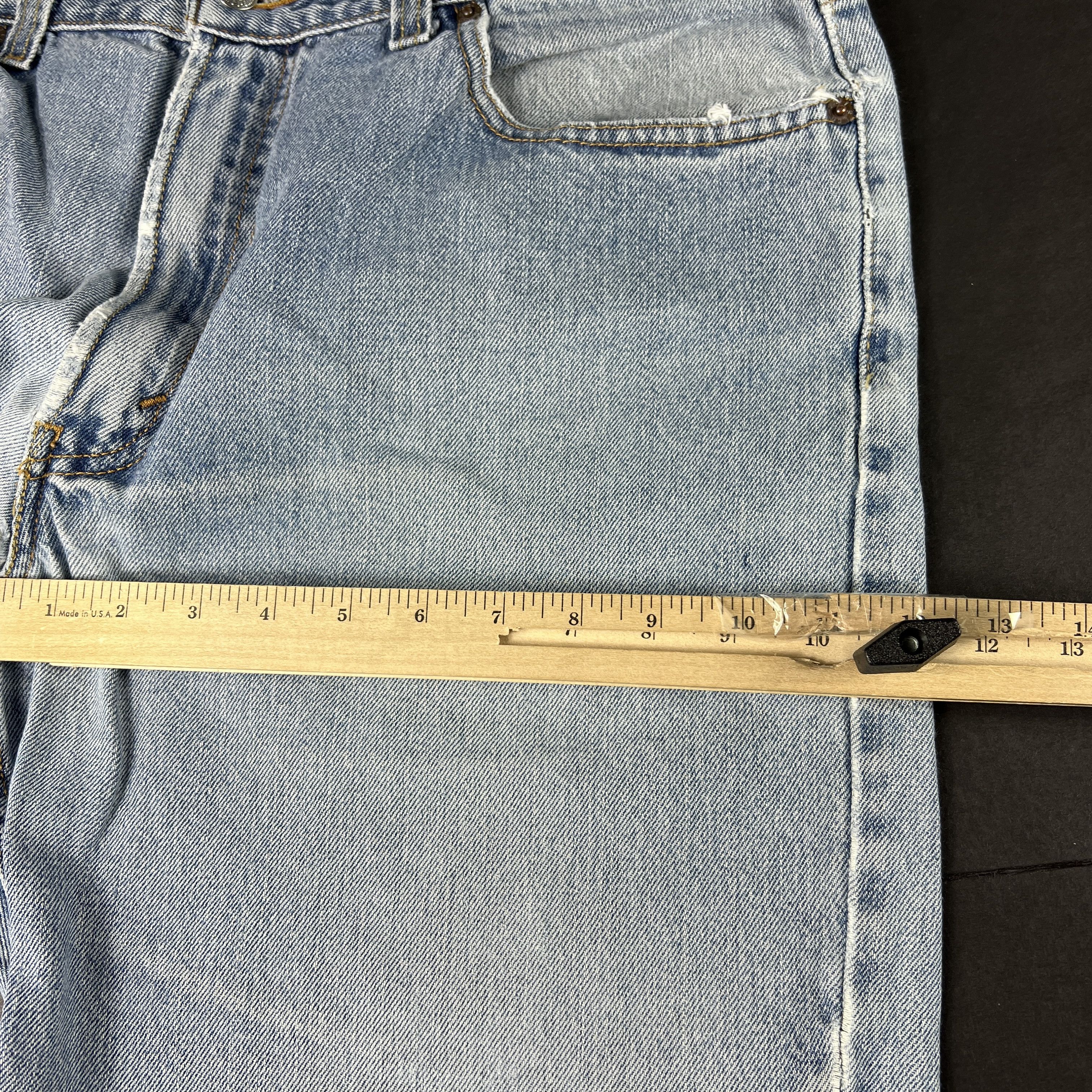Y2K Levi's Jeans 550 Relaxed Blue Faded Thrashed Denim