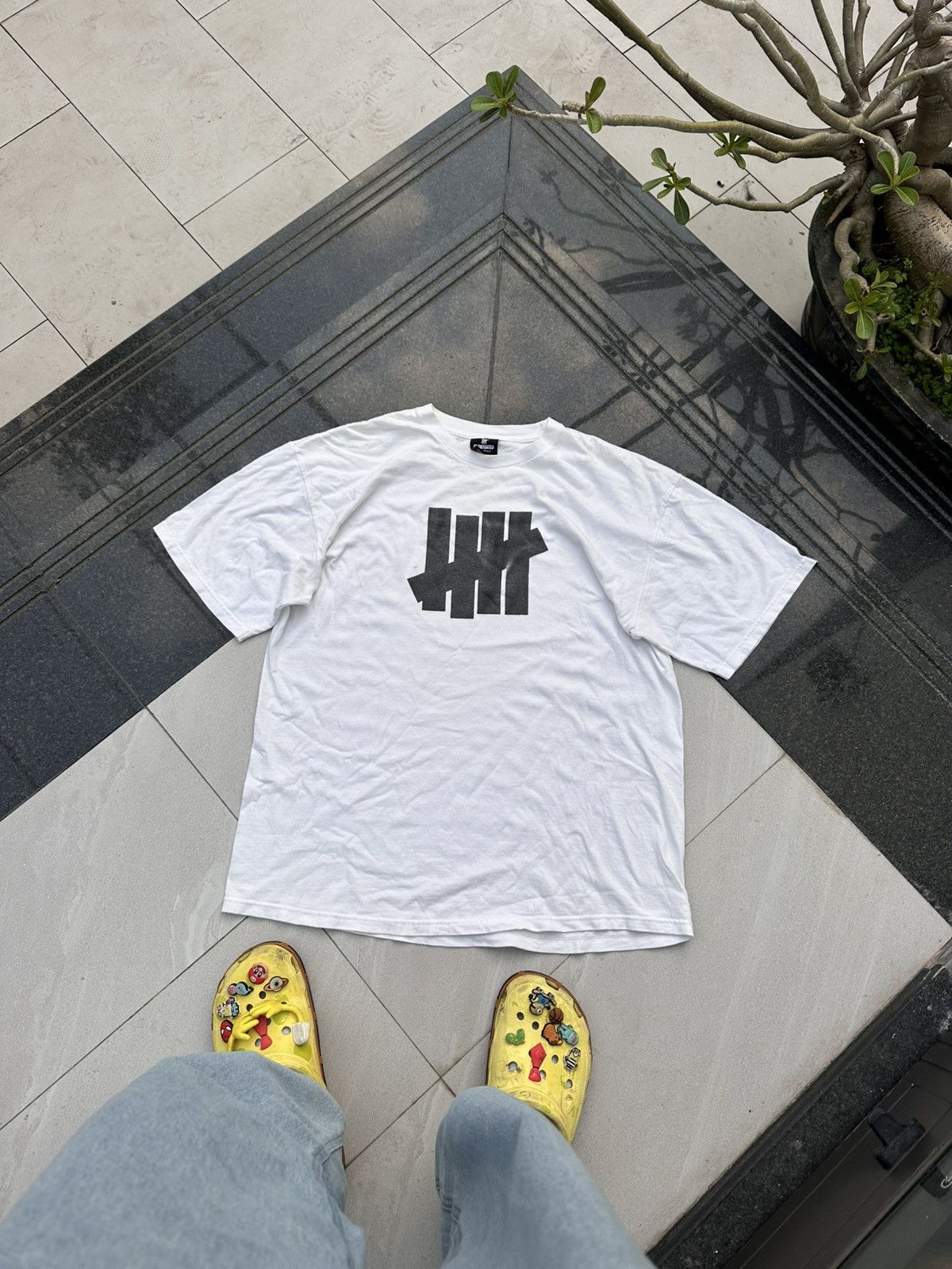 Undefeated Undefeated X Applebum Tee | Grailed 