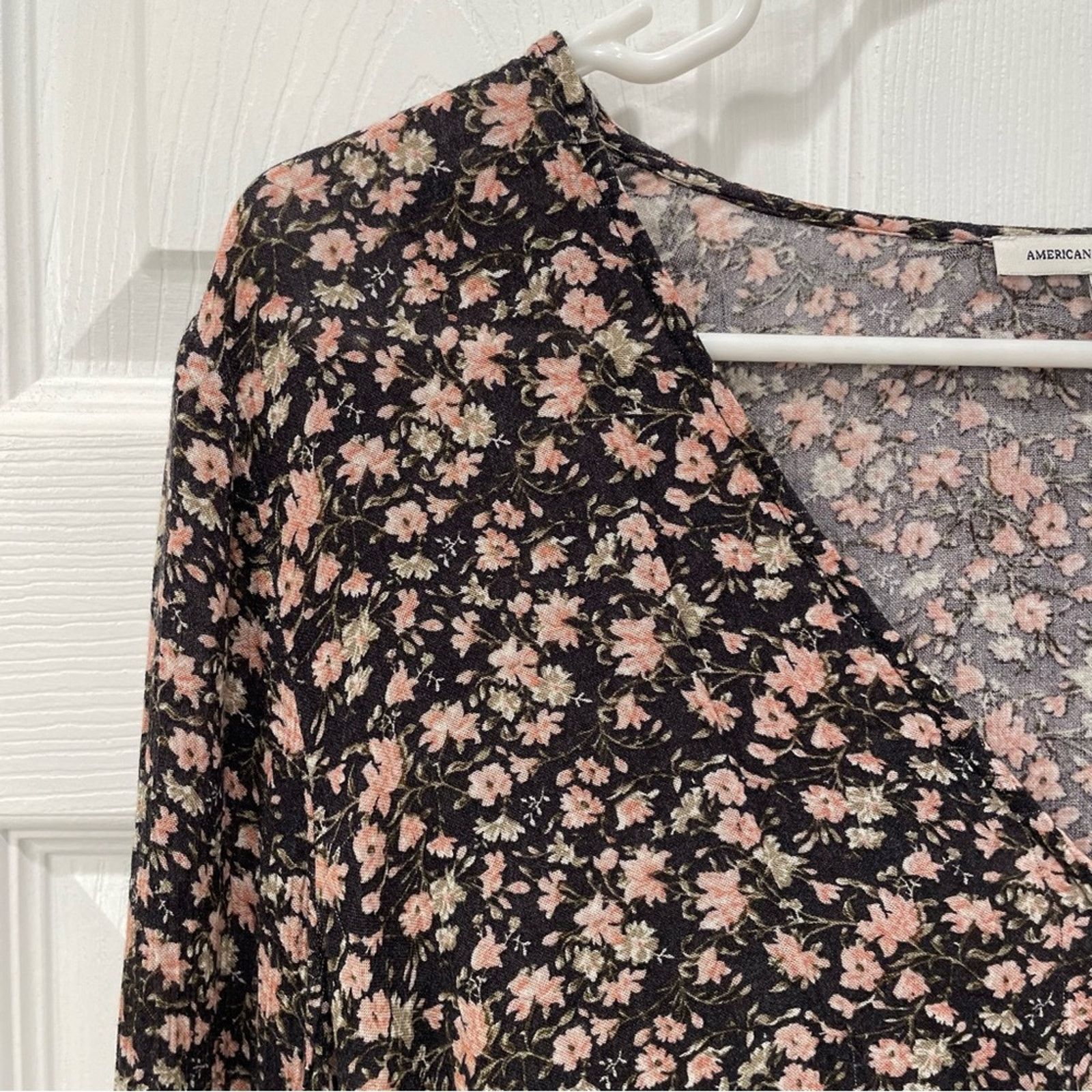 American Eagle Outfitters American Eagle Outfitters Long Sleeve Floral Crop Top S Size S / US 4 / IT 40 - 4 Thumbnail