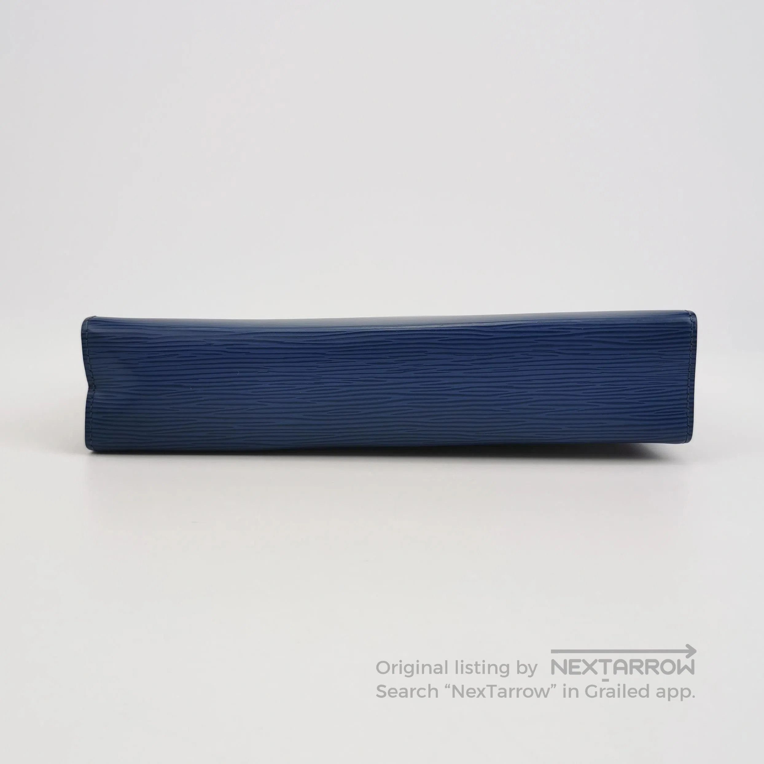 Louis Vuitton Louis Vuitton Pochette Voyage Medium Blue Epi Clutch. Size ONE SIZE - 4 Thumbnail