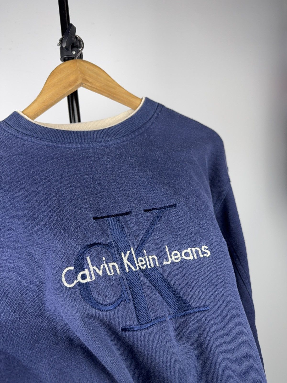 Calvin Klein Vintage 90s Calvin Klein Jeans Embroidered Logo Sweatshirt Size US L / EU 52-54 / 3 - 3 Thumbnail