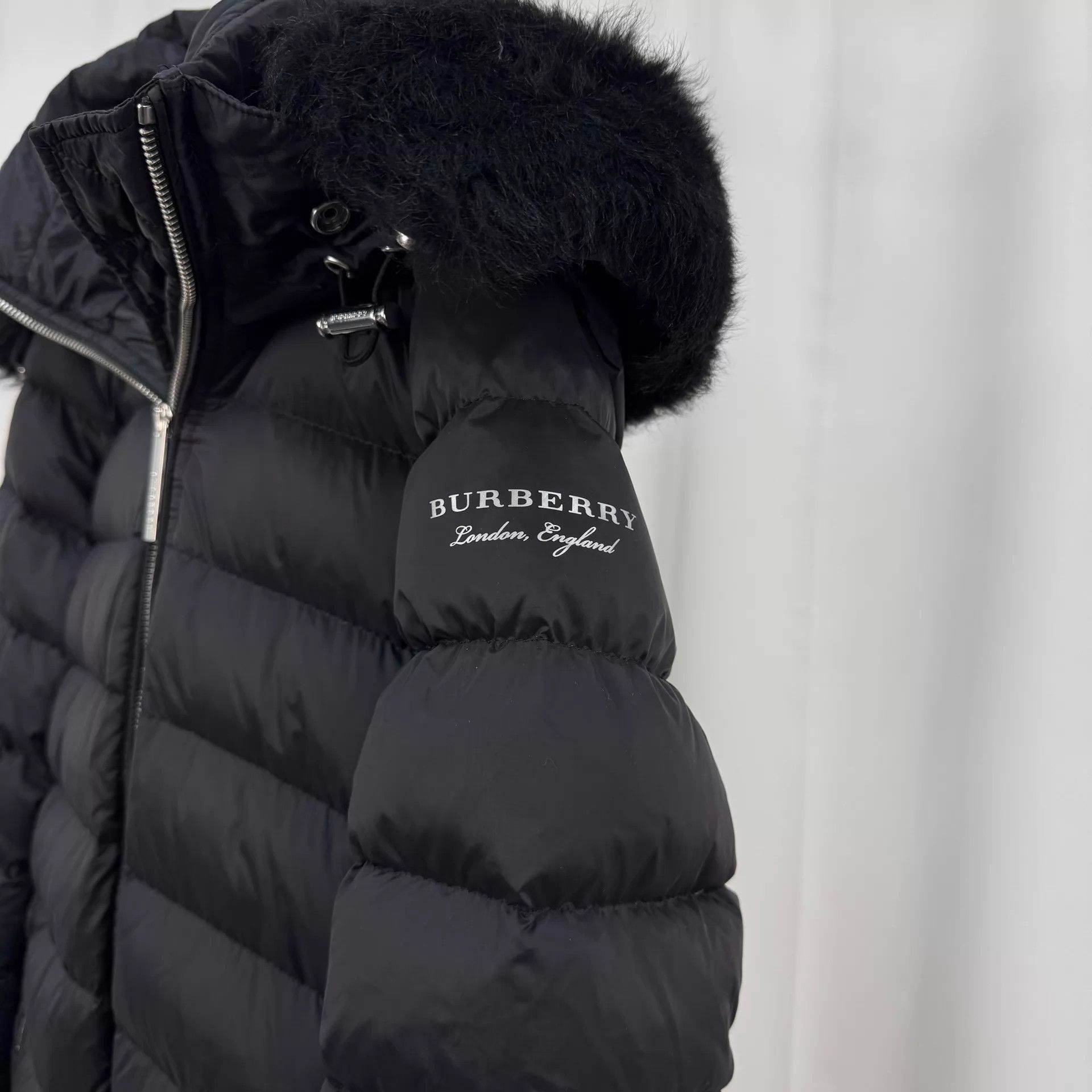 Burberry Burberry arm logo fur collar down coat XS 98 New Size XS / US 0-2 / IT 36-38 - 5 Thumbnail