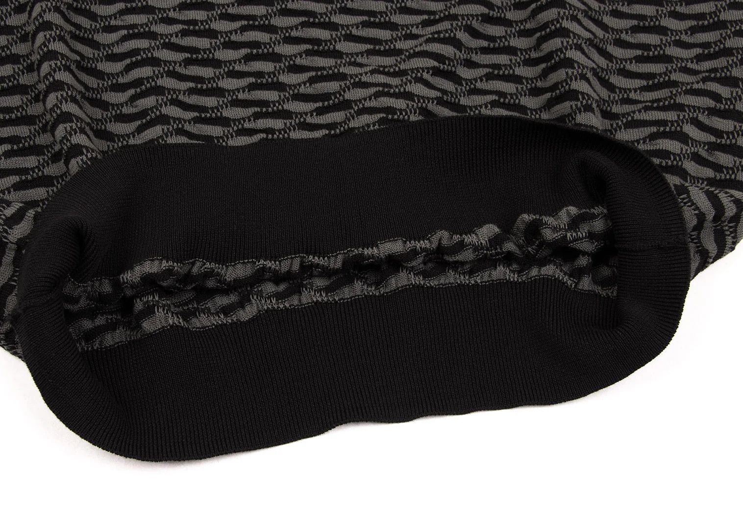 Emporio Armani Cotton Design Knit Top in Gray and Black, Size L Size US L / EU 52-54 / 3 - 9 Thumbnail