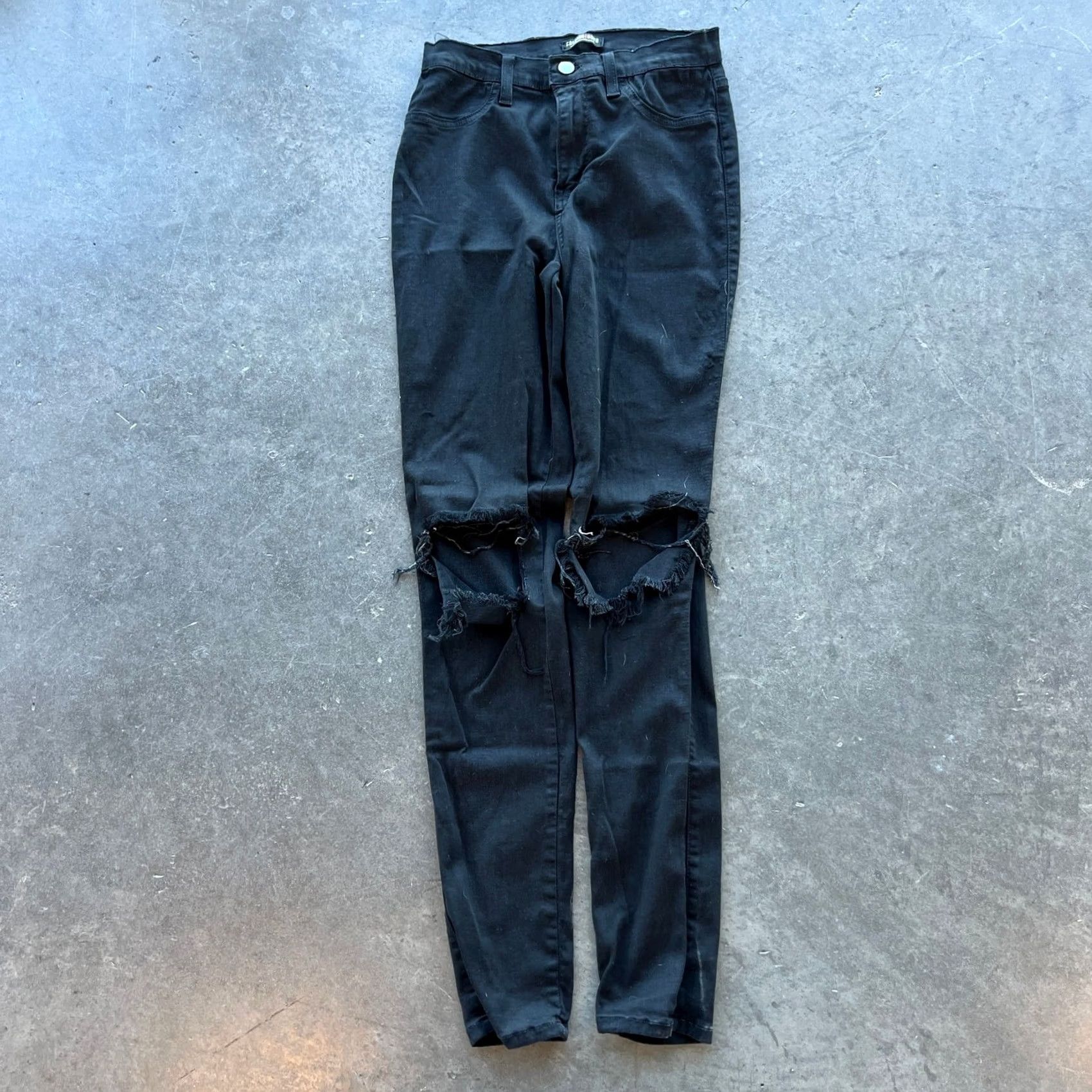 Fashion Nova VINTAGE Fashion Nova Black Holy Distressed Skinny Jeans Women Size 9 Skinny Womens Jeans Black 90s Event Size 30" / US 8 / IT 44 - 2 Thumbnail