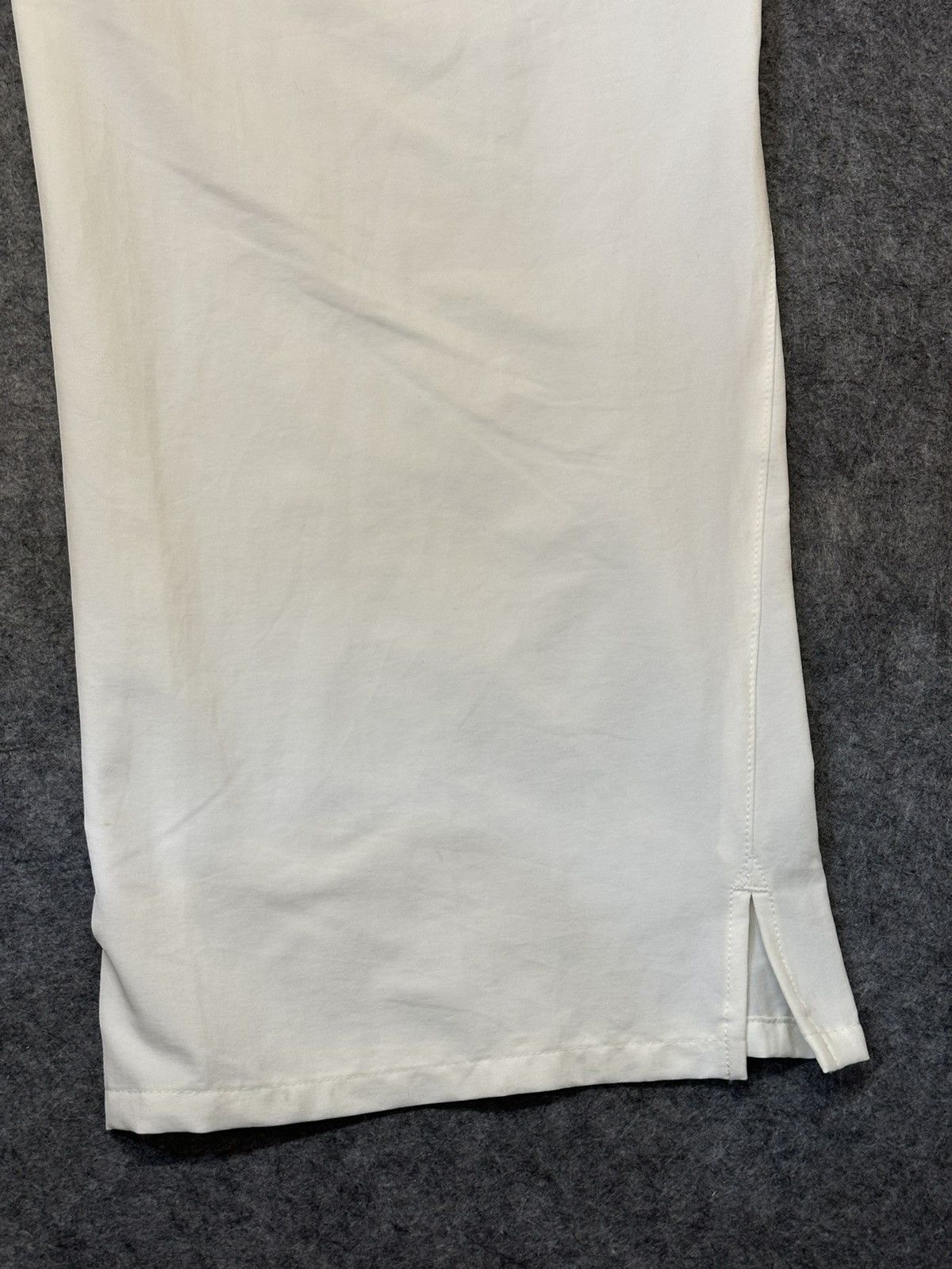 Oakley Oakley golf pants with a performance nylon tech design. Size US 40 / EU 56 - 11 Thumbnail