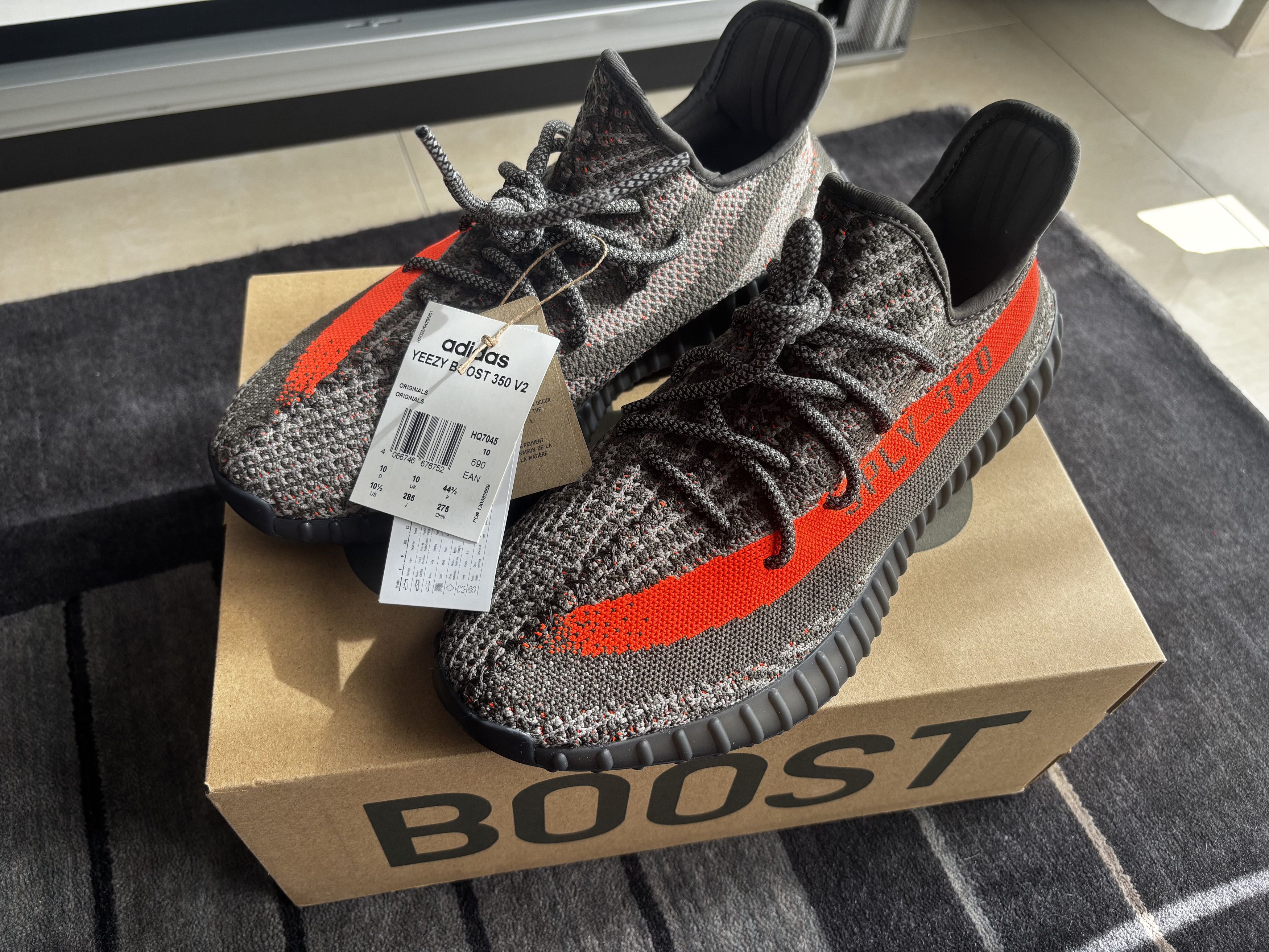 Yeezy Adidas Yeezy Boost 350 V2 Carbon Beluga Size US 10.5 / EU 43-44 - 2 Thumbnail