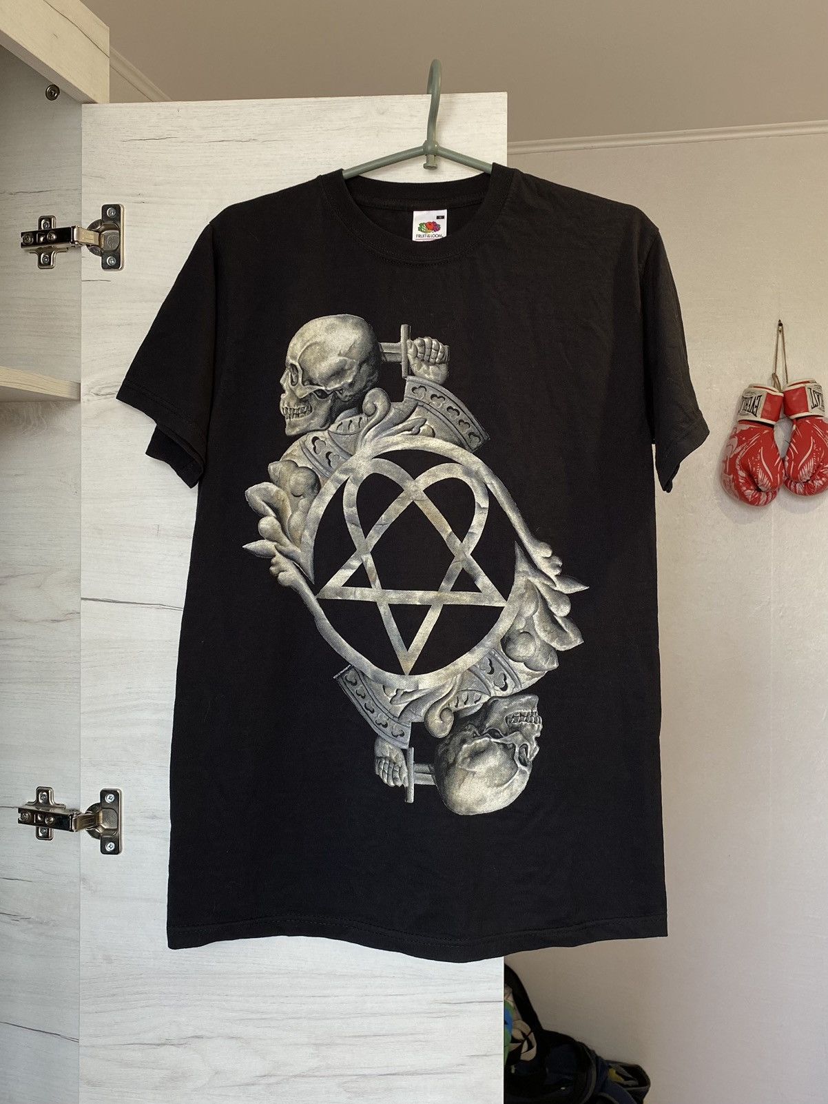 Vintage T shirt him - bone sculpture - rock off 2013 Size US S / EU 44-46 / 1 - 1 Thumbnail