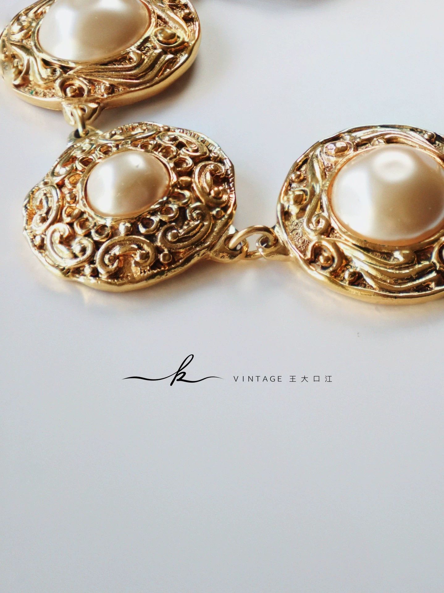 Chanel Chanel Vintage Gold-Tone Pearl Bracelet Size ONE SIZE - 4 Thumbnail