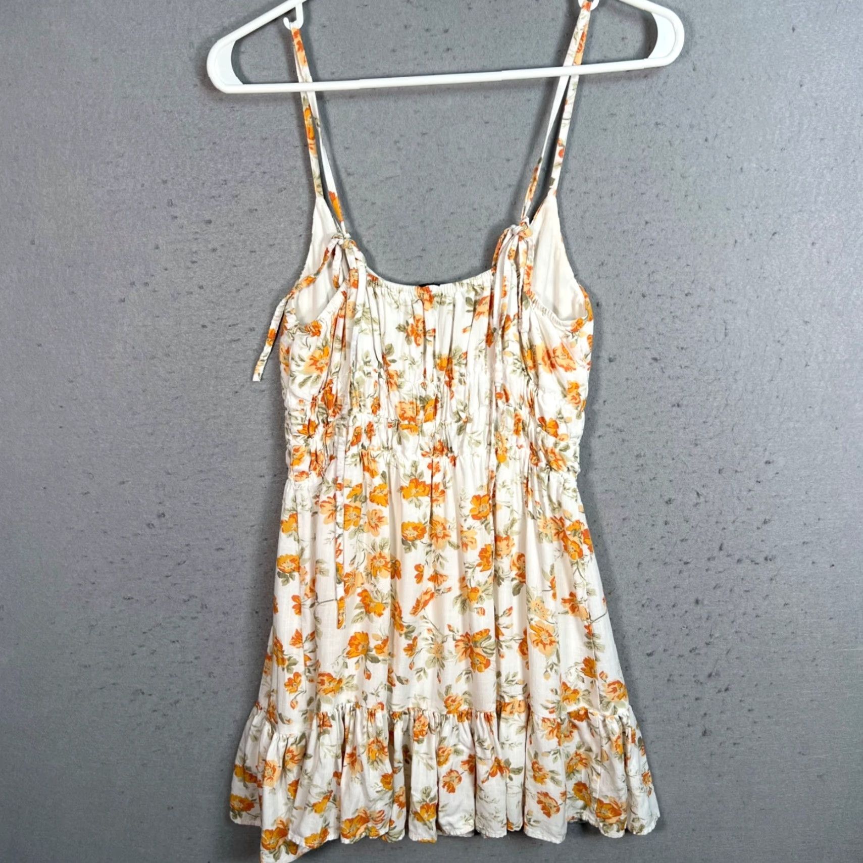MINKPINK MINKPINK Floral Sundress Womens Size Small Pleated White Casual Party Summer Size S / US 4 / IT 40 - 2 Thumbnail