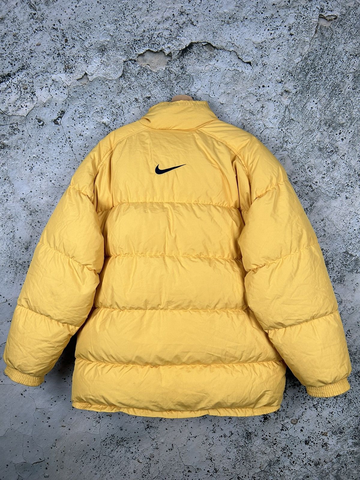 Nike Vintage Nike Puffer Jacket 90s Big Swoosh Streetwear Rare Size US L / EU 52-54 / 3 - 4 Thumbnail