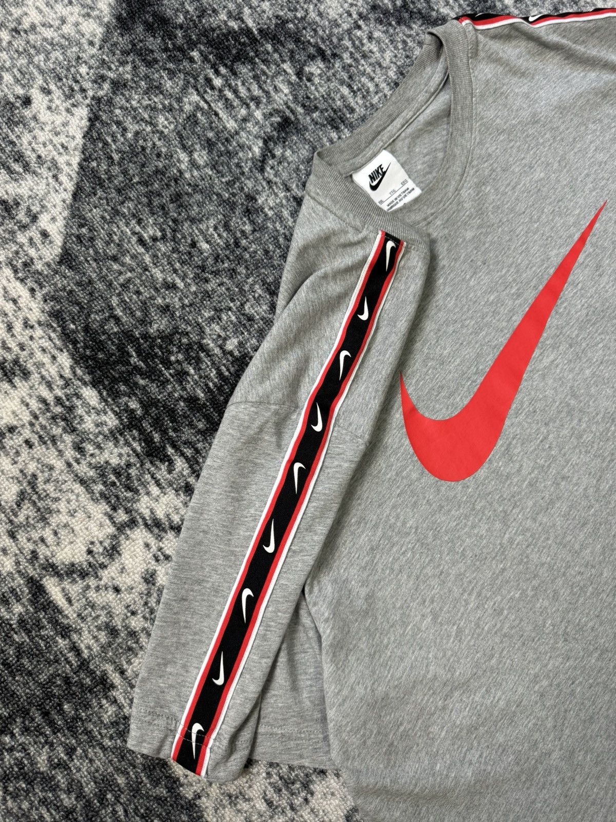 Nike Vintage Nike T shirt Big Logo Swoosh Lamps Y2K Sportswear Size US XXL / EU 58 / 5 - 4 Thumbnail