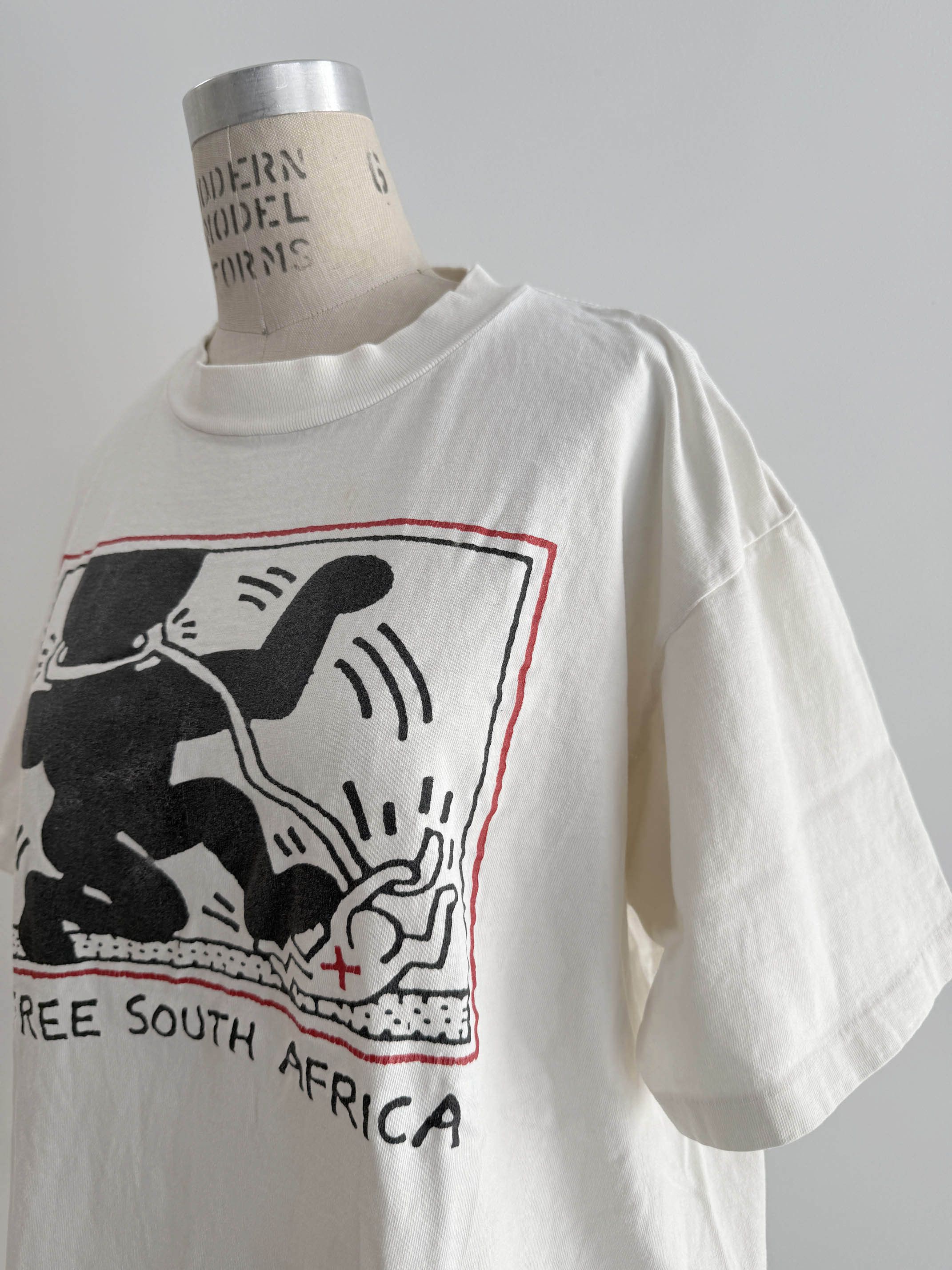 Vintage 90s Vintage Keith haring Free S. Africa T-shirt Size US XL / EU 56 / 4 - 3 Thumbnail