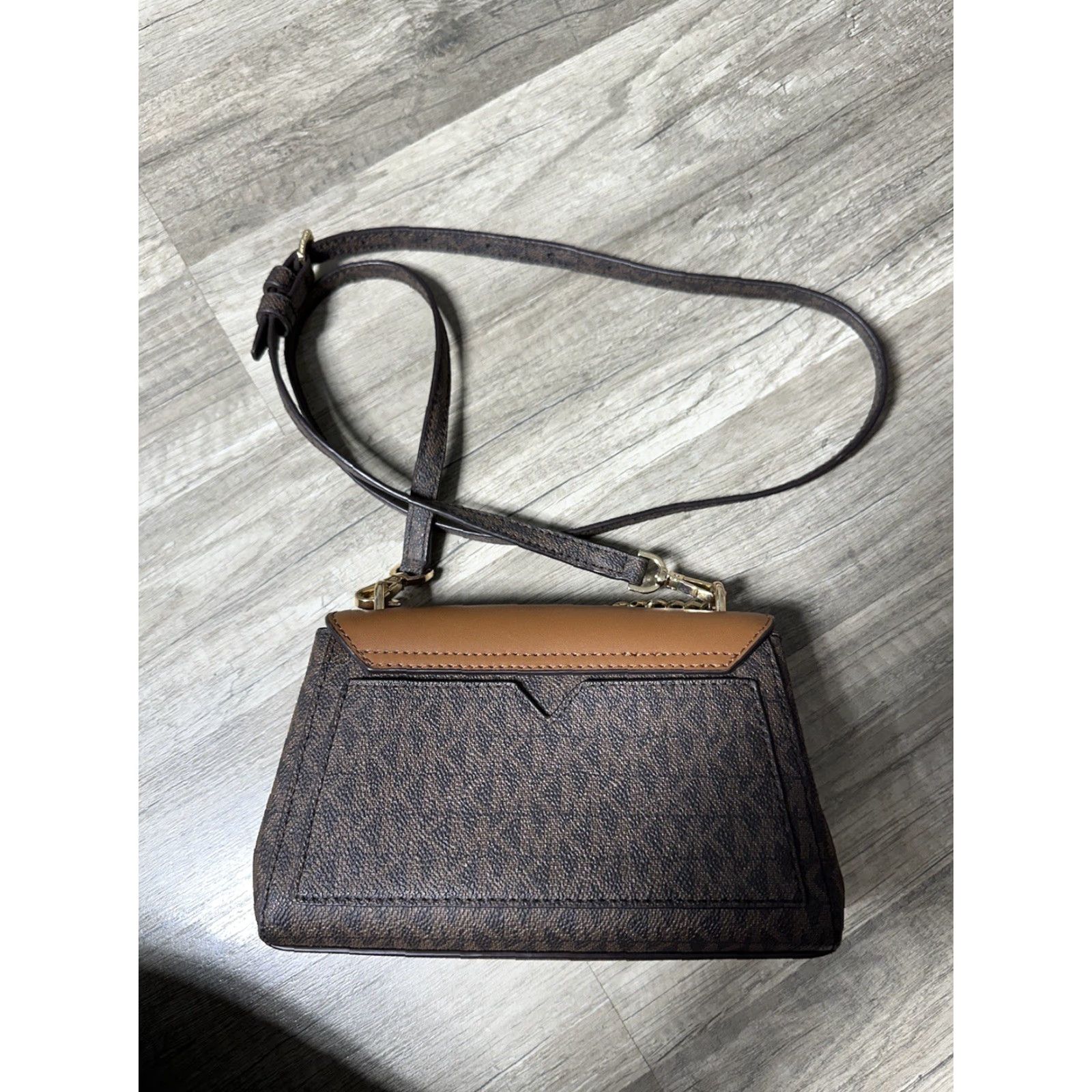 Vintage Michael Kors Lita Crossbody Bag Leather Brown Small Logo Two-Tone Buckle Accent Womens Size ONE SIZE - 2 Thumbnail