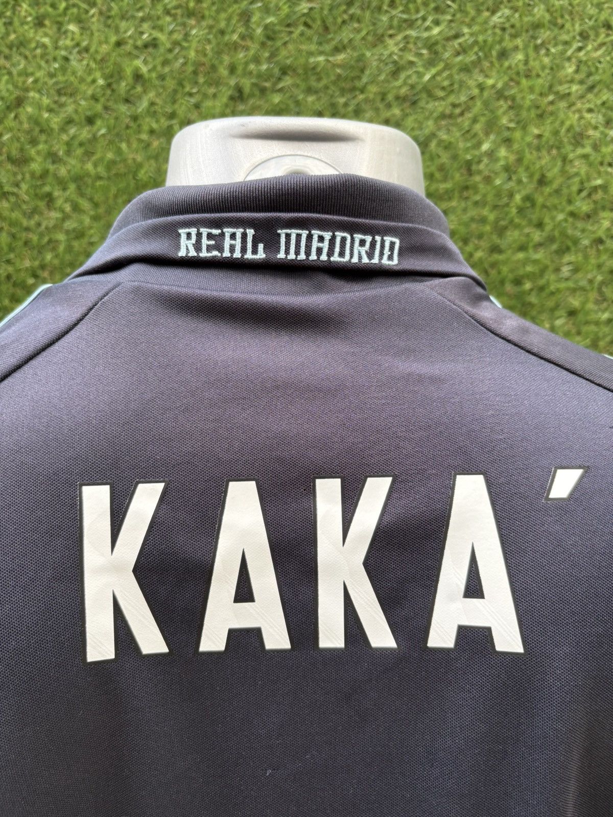 Adidas Jersey kaka real madrid Size US S / EU 44-46 / 1 - 5 Thumbnail