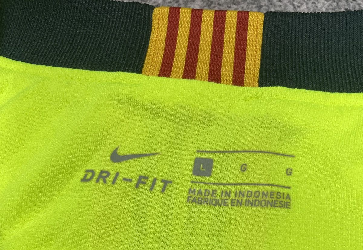 Nike Nike FC Barcelona Jersey #14 Coutinho UNICEF 20182019 Size L Size US L / EU 52-54 / 3 - 5 Thumbnail