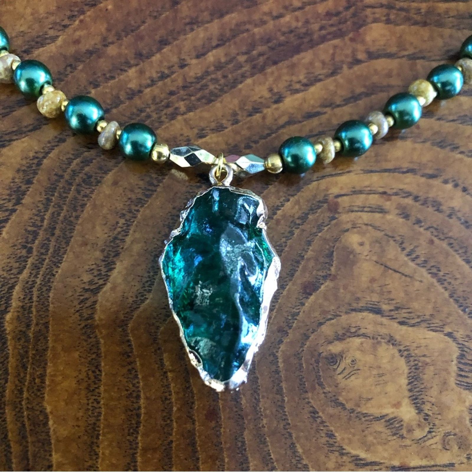 Handmade Handcrafted repurpose dyed glass arrowhead Pearl necklace Size ONE SIZE - 8 Thumbnail
