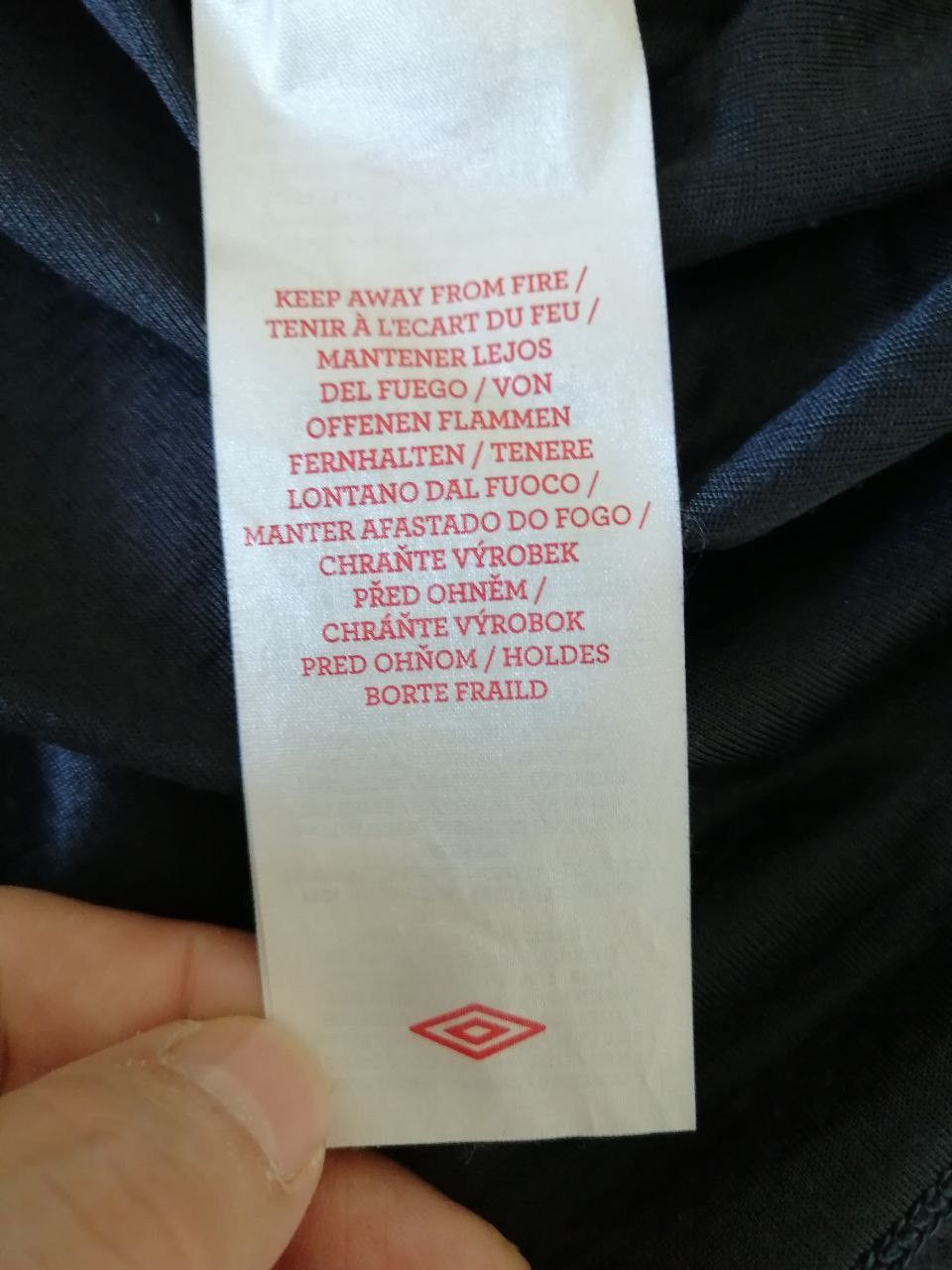 Umbro ENGLAND TEAM JERSEY 2011-2012 Size US M / EU 48-50 / 2 - 6 Thumbnail