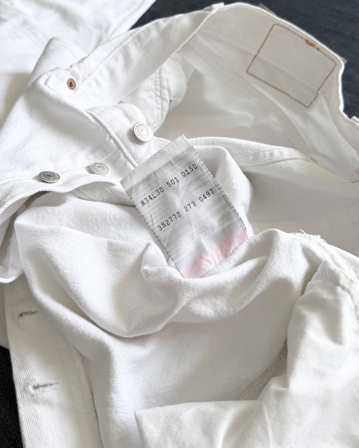 Levi's VINTAGE 90s LEVI’S 501 WHITE JEANS Size US 33 - 7 Thumbnail