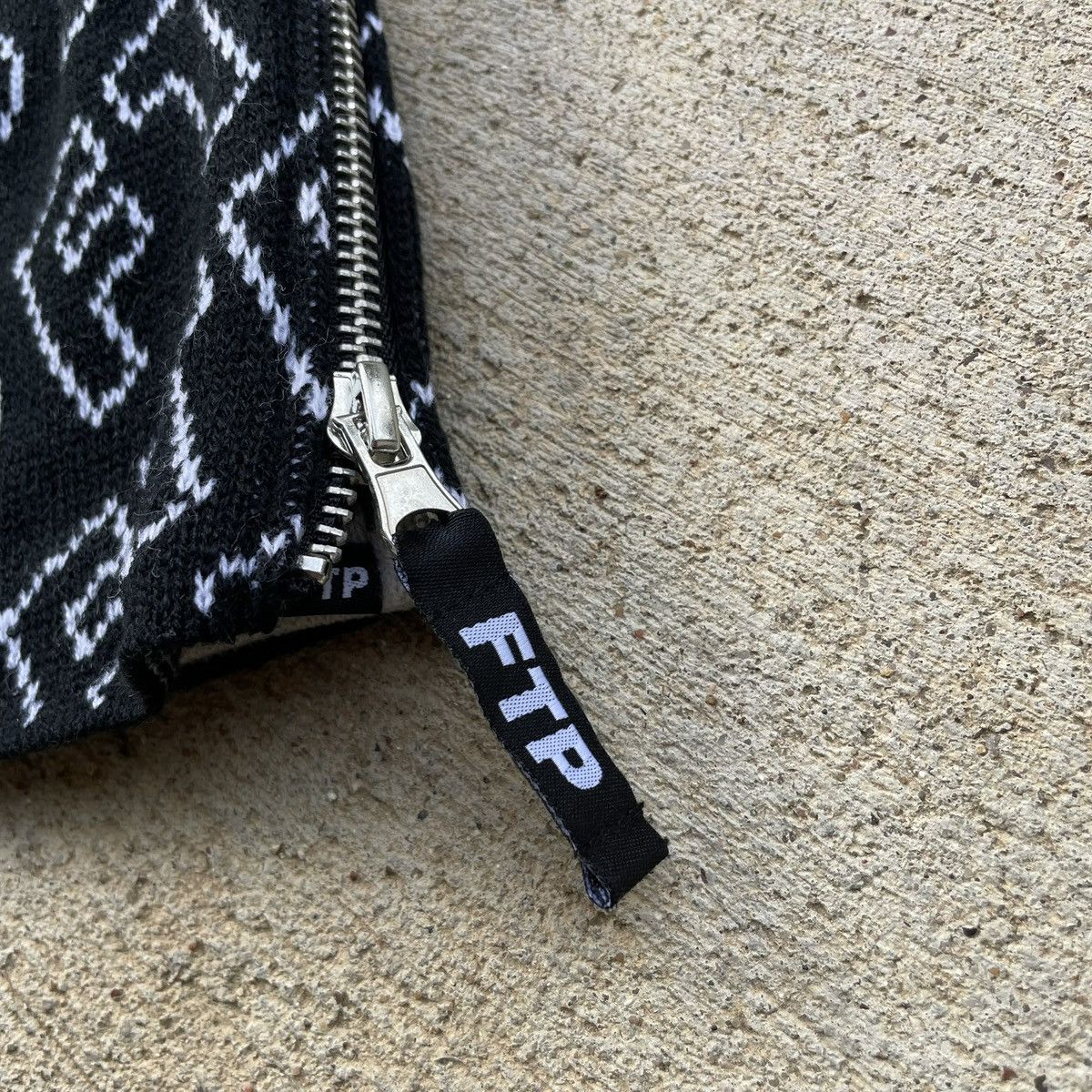 Fuck The Population FTP Zipper Beanie Black Brand New F*** The Population Size ONE SIZE - 3 Thumbnail