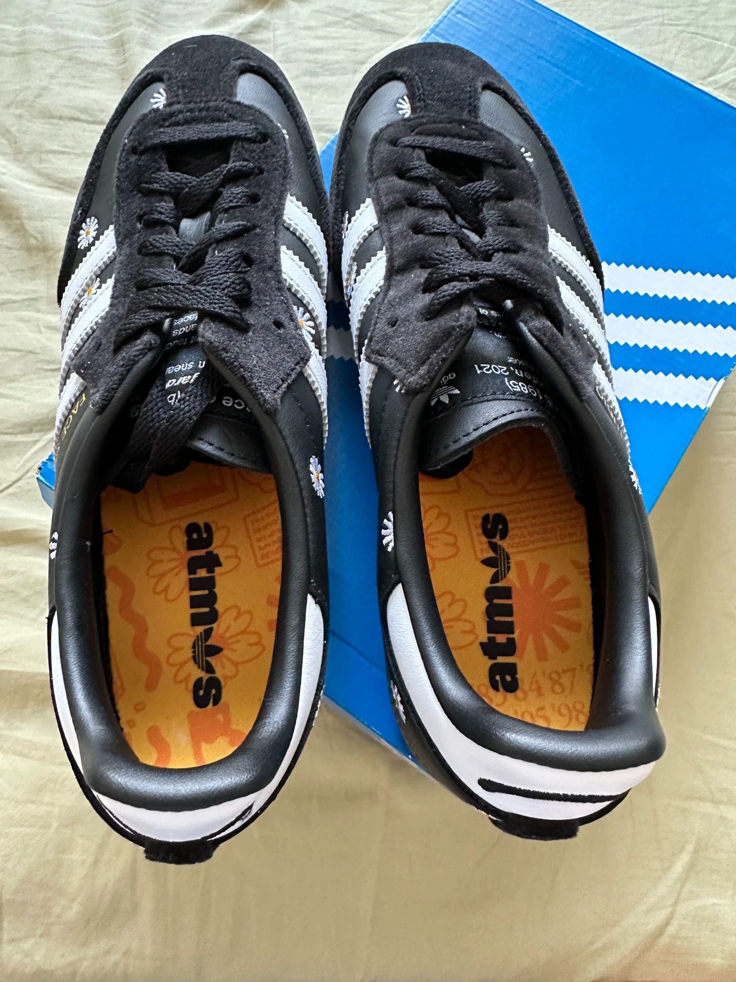 Adidas adidas Samba atmos x FACE x Originals Daisy Limited 43 1/3 Size US 9.5 / EU 42-43 - 4 Thumbnail
