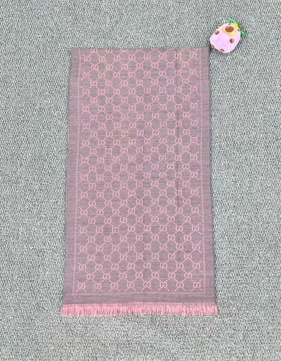 Gucci Guicci Gray Pink Double-sided Printed Logo Fringe Cashmere Size ONE SIZE - 2 Thumbnail