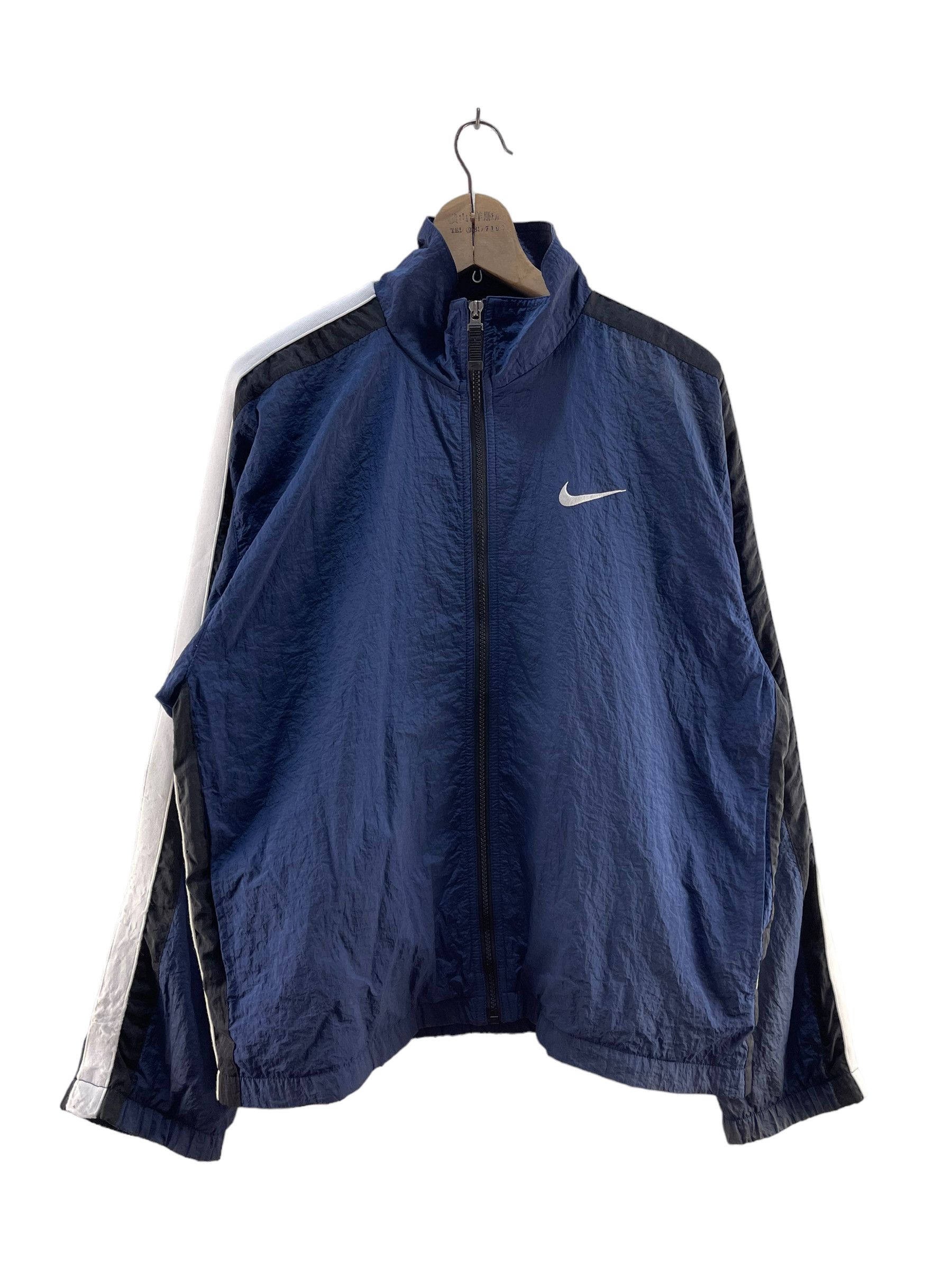 Nike Vintage Nike Swoosh Windbreaker Jacket Size US L / EU 52-54 / 3 - 1 Thumbnail