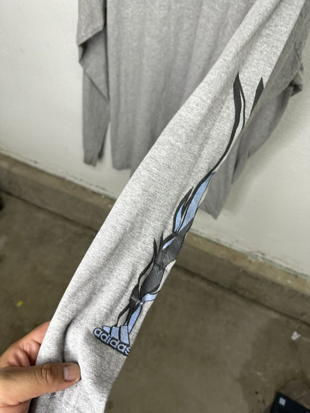 Adidas Adidas, long sleeve flame T-shirt Size US XXL / EU 58 / 5 - 2 Thumbnail