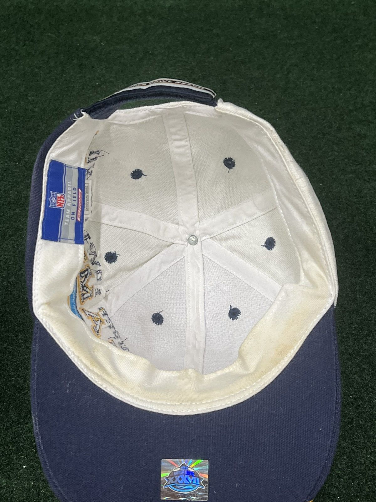 NFL × Reebok × Vintage Vintage Tampa Bay Buccaneers Super Bowl XXXVII Champions Hat Size ONE SIZE - 5 Thumbnail