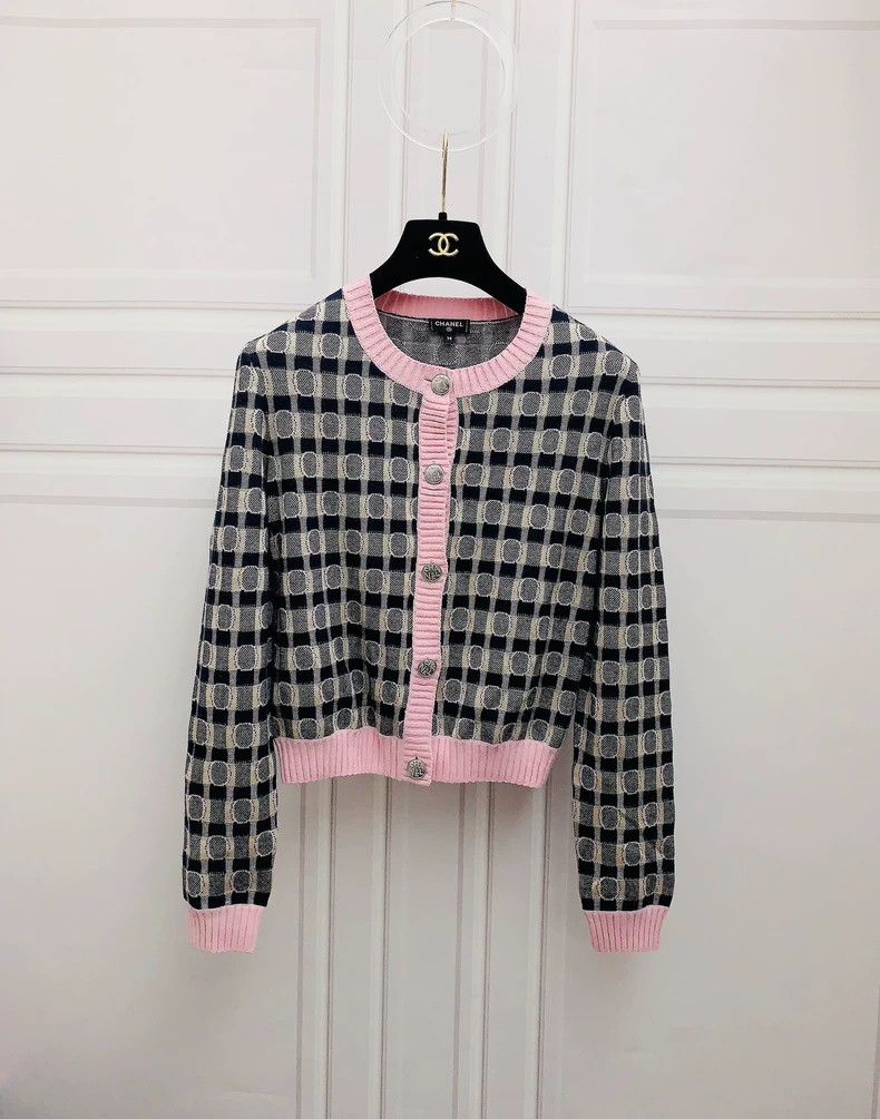 Chanel Chanel Pink plaid cashmere sweater coat Size XS / US 0-2 / IT 36-38 - 1 Thumbnail