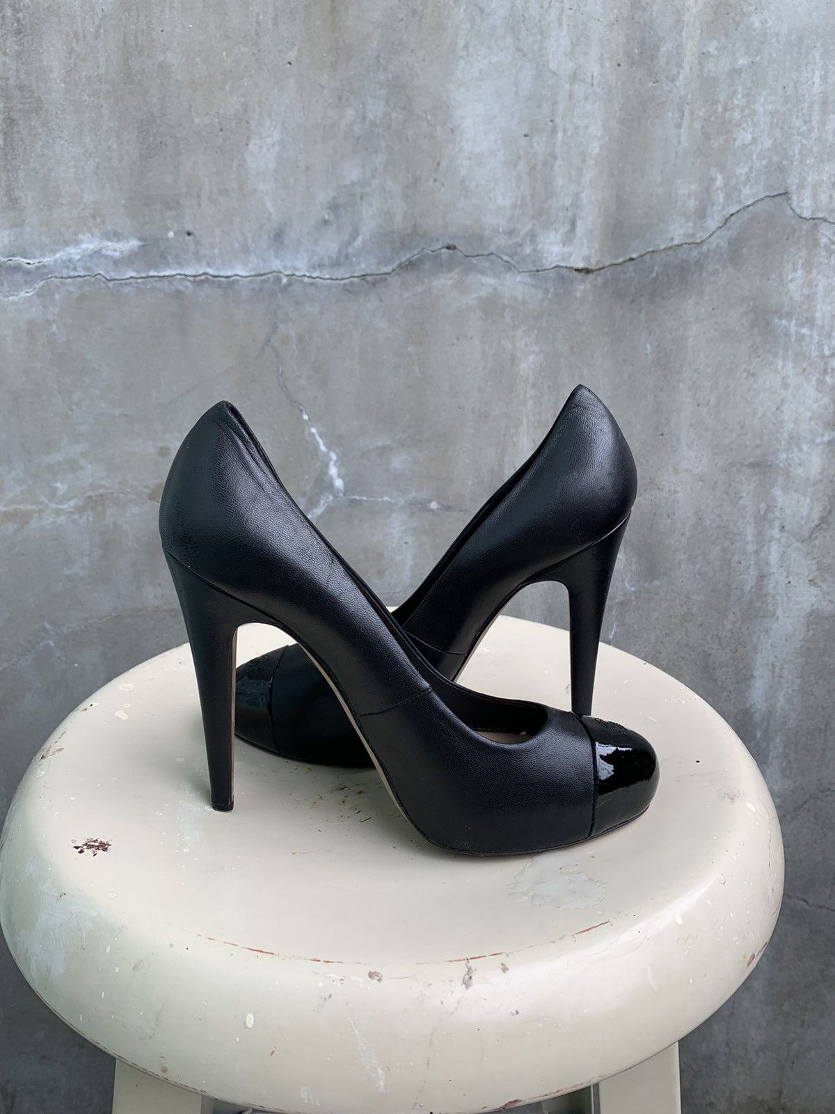 Chanel CC Patent Toe Pumps Size US 7 / IT 37 - 6 Thumbnail