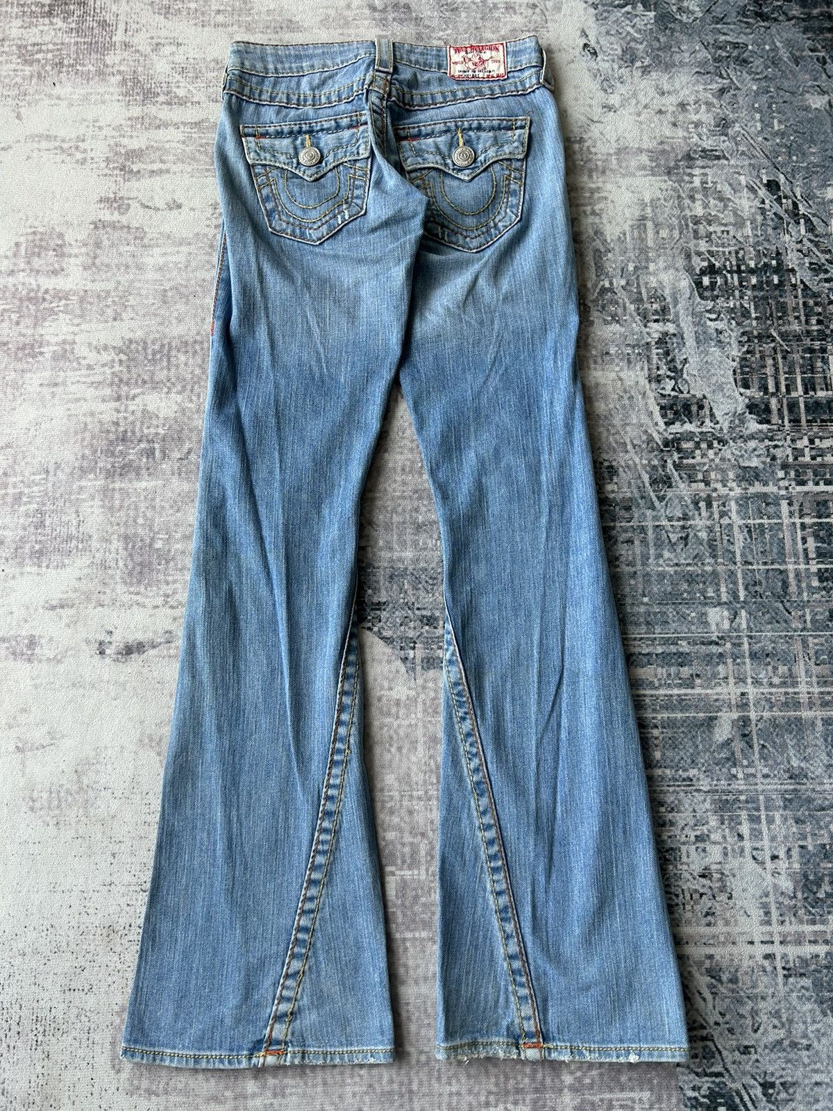 True Religion Flared True Religion Embroidery Jeans Size 27" / US 4 / IT 40 - 1 Thumbnail