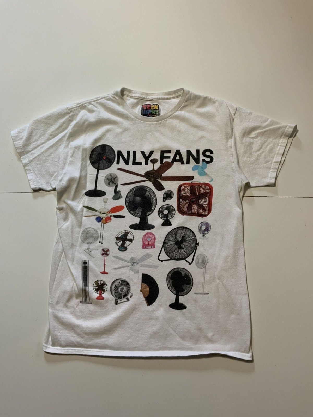 Other Teen Hearts Only Fans Graphic Humor Parody Graphic T-Shirt Size US M / EU 48-50 / 2 - 1 Thumbnail