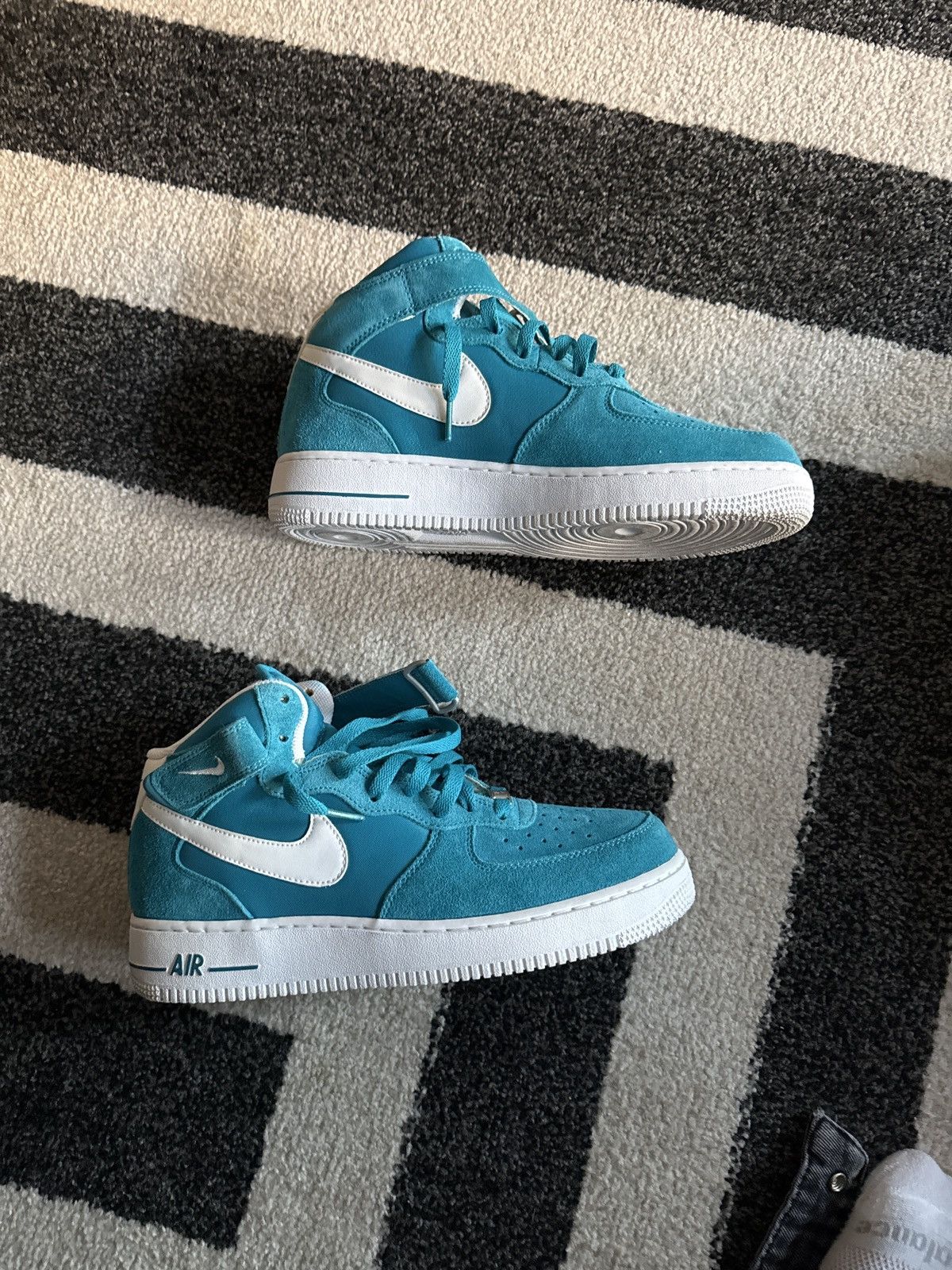 Nike Nike Air Force 1 Mid ‘07 Size US 9.5 / EU 42-43 - 5 Thumbnail
